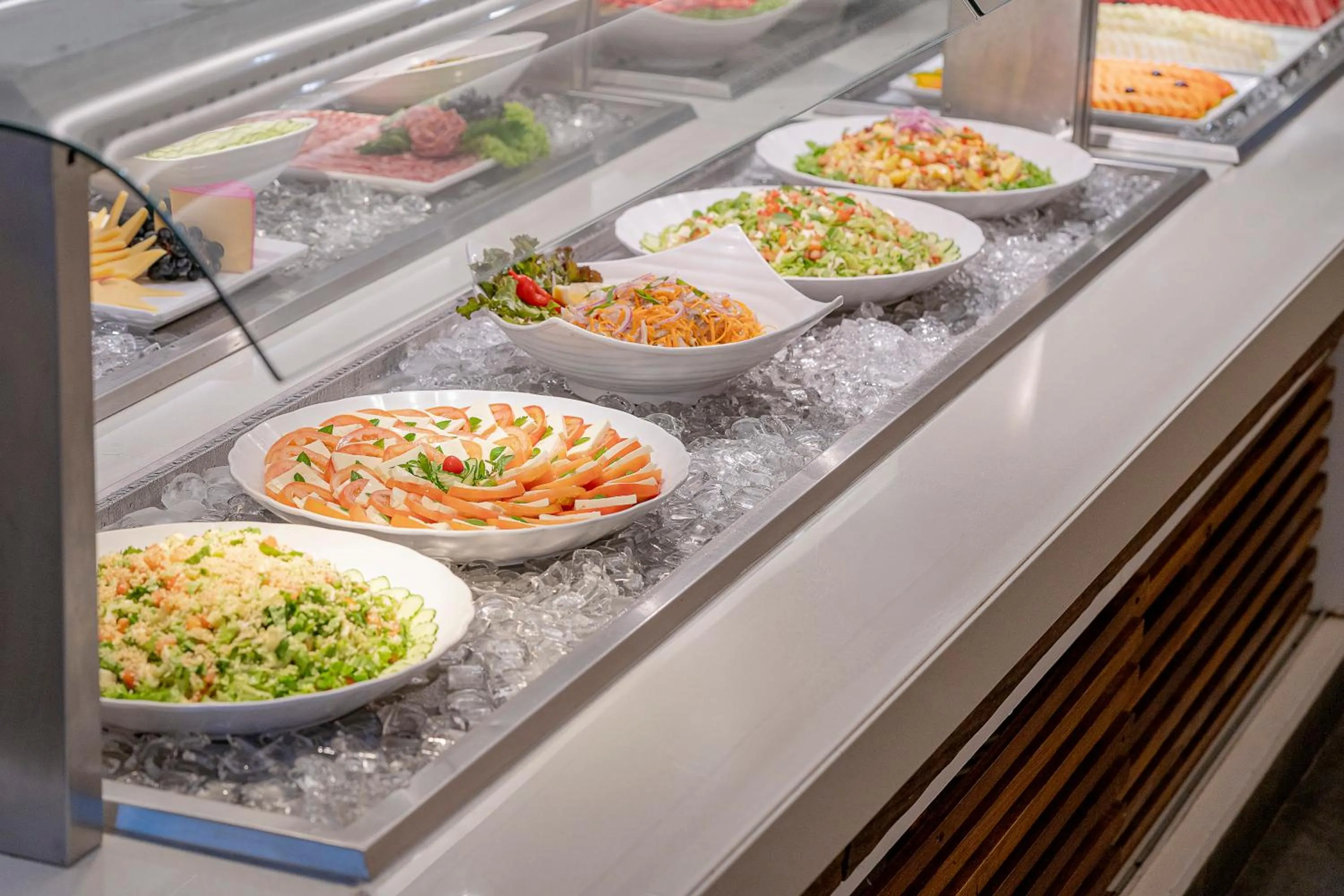 Food in Beach Park Resort - Suites