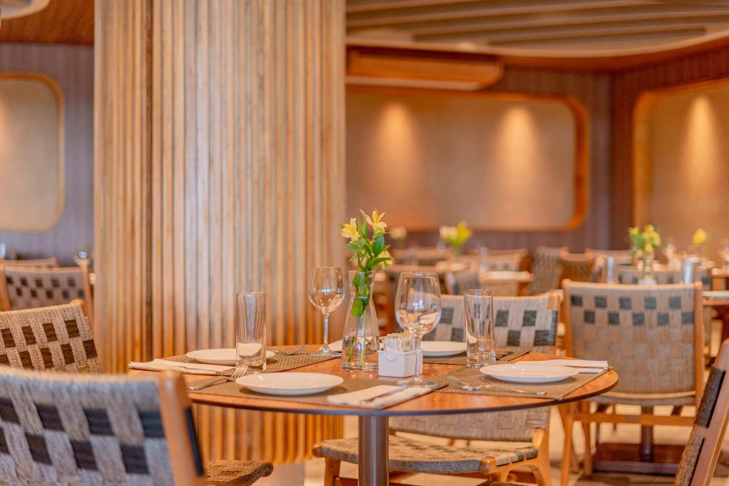 Restaurant/places to eat in Beach Park Resort - Suites