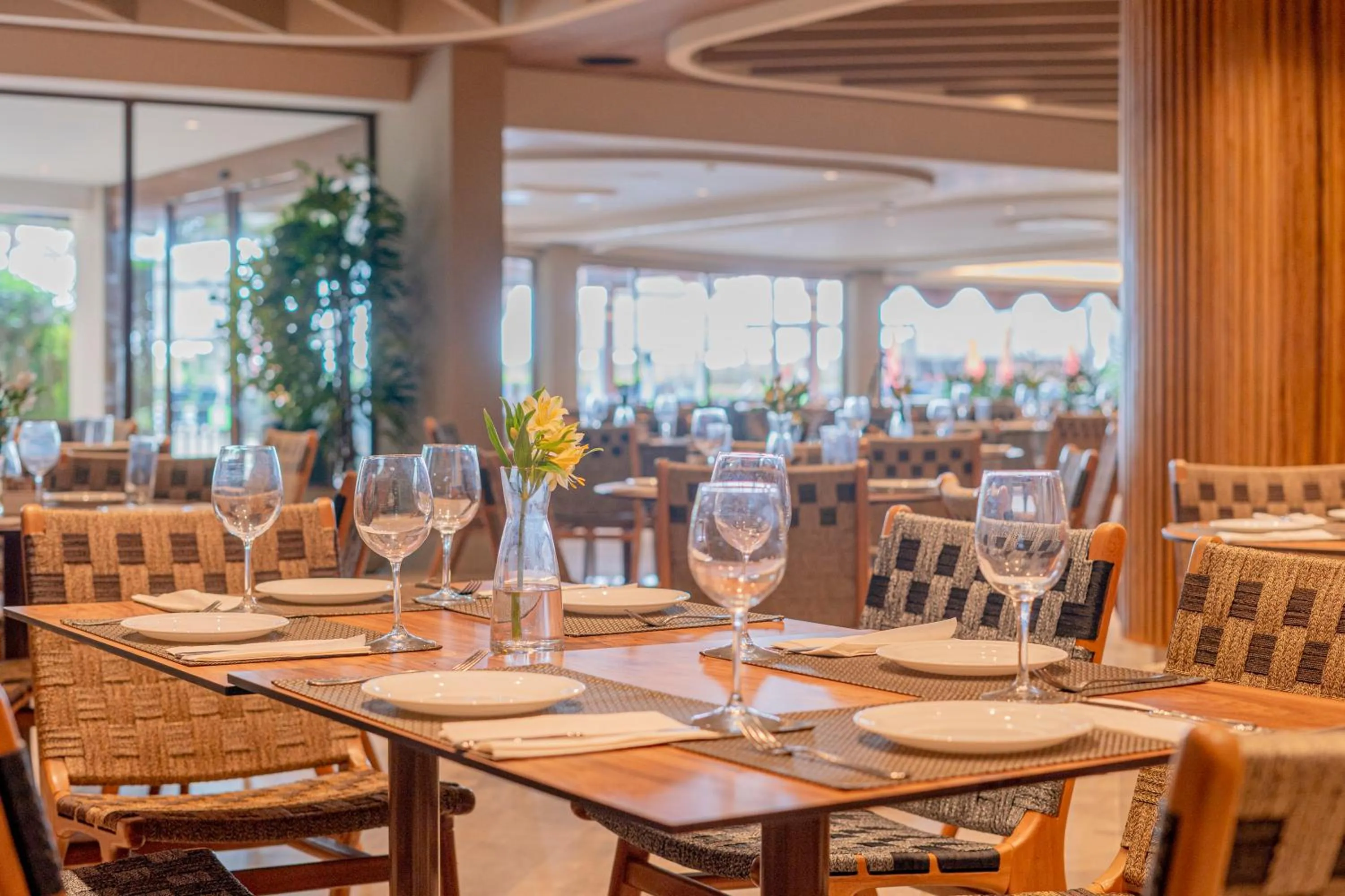 Restaurant/places to eat in Beach Park Resort - Suites