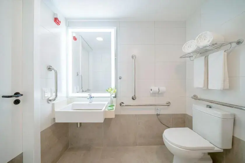 Quadruple Room - Disability Access in Beach Park Resort - Suites Quadruple Room - Disability Access in Beach Park Resort - Suites