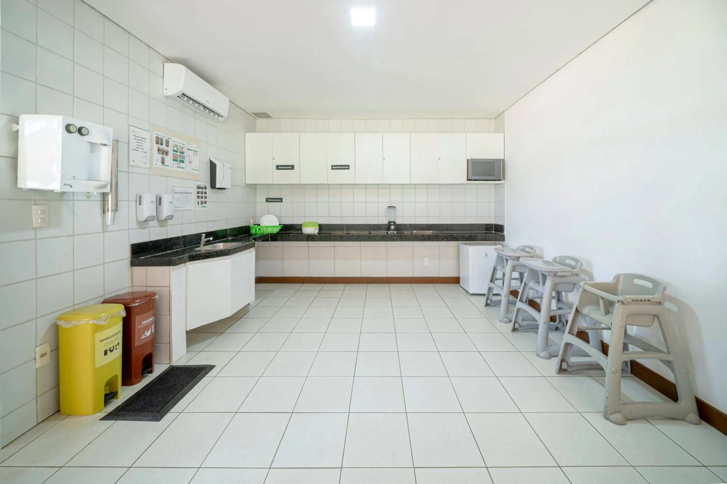 Dining area in Beach Park Resort - Suites