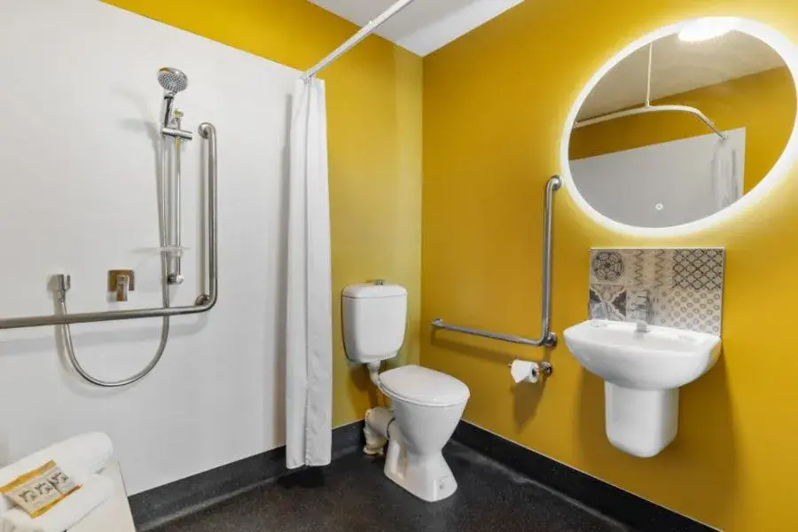 Two-Bedroom Apartment with free secure parking in Roomie Apartment Hotel Two-Bedroom Apartment with free secure parking in Roomie Apartment Hotel