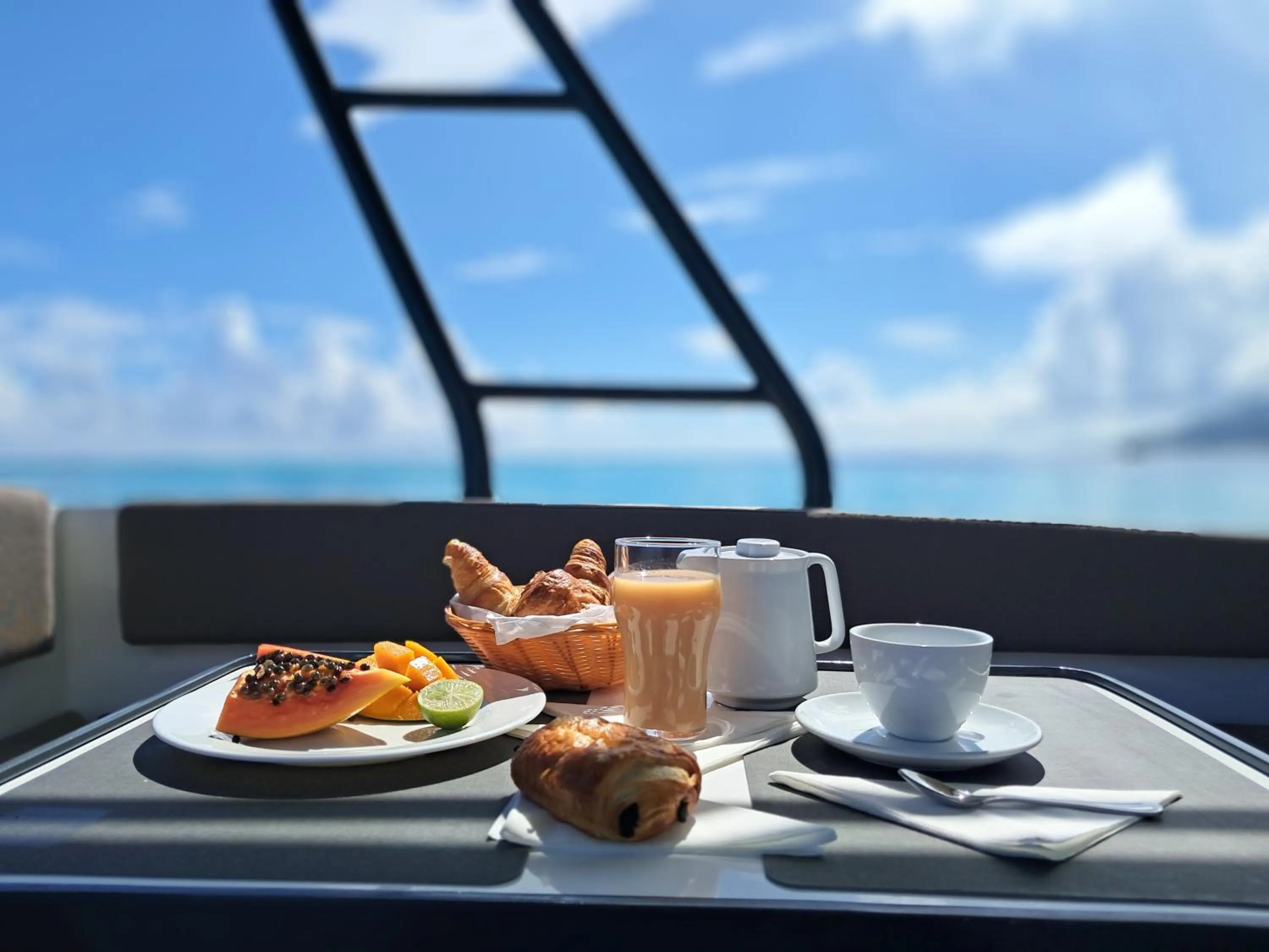 Moorea Island Beach Hotel