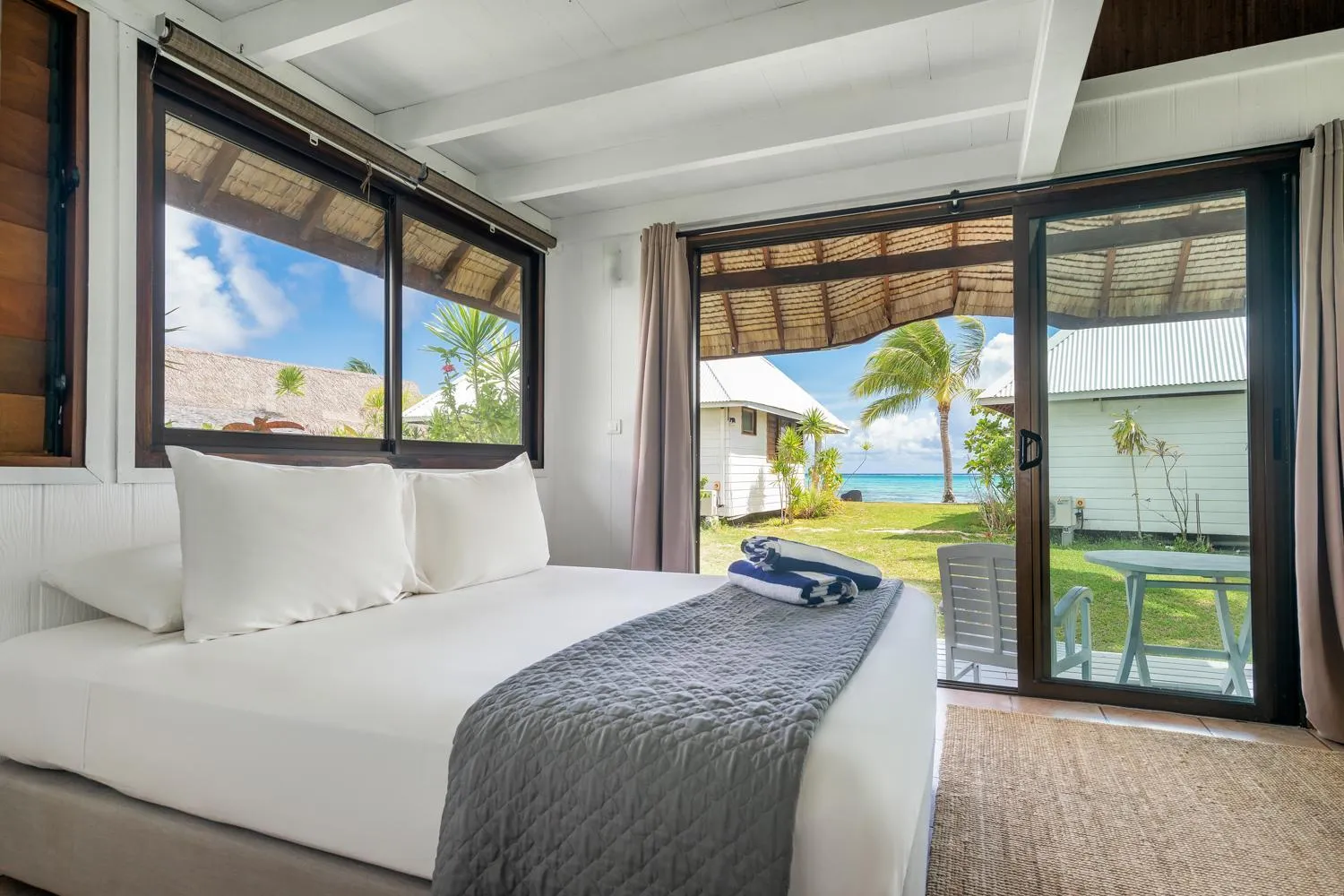 Bed in Moorea Island Beach Hotel