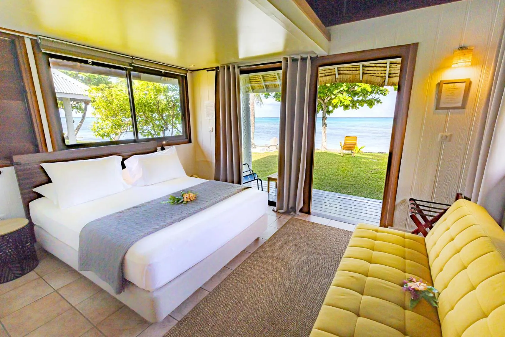 Bed in Moorea Island Beach Hotel