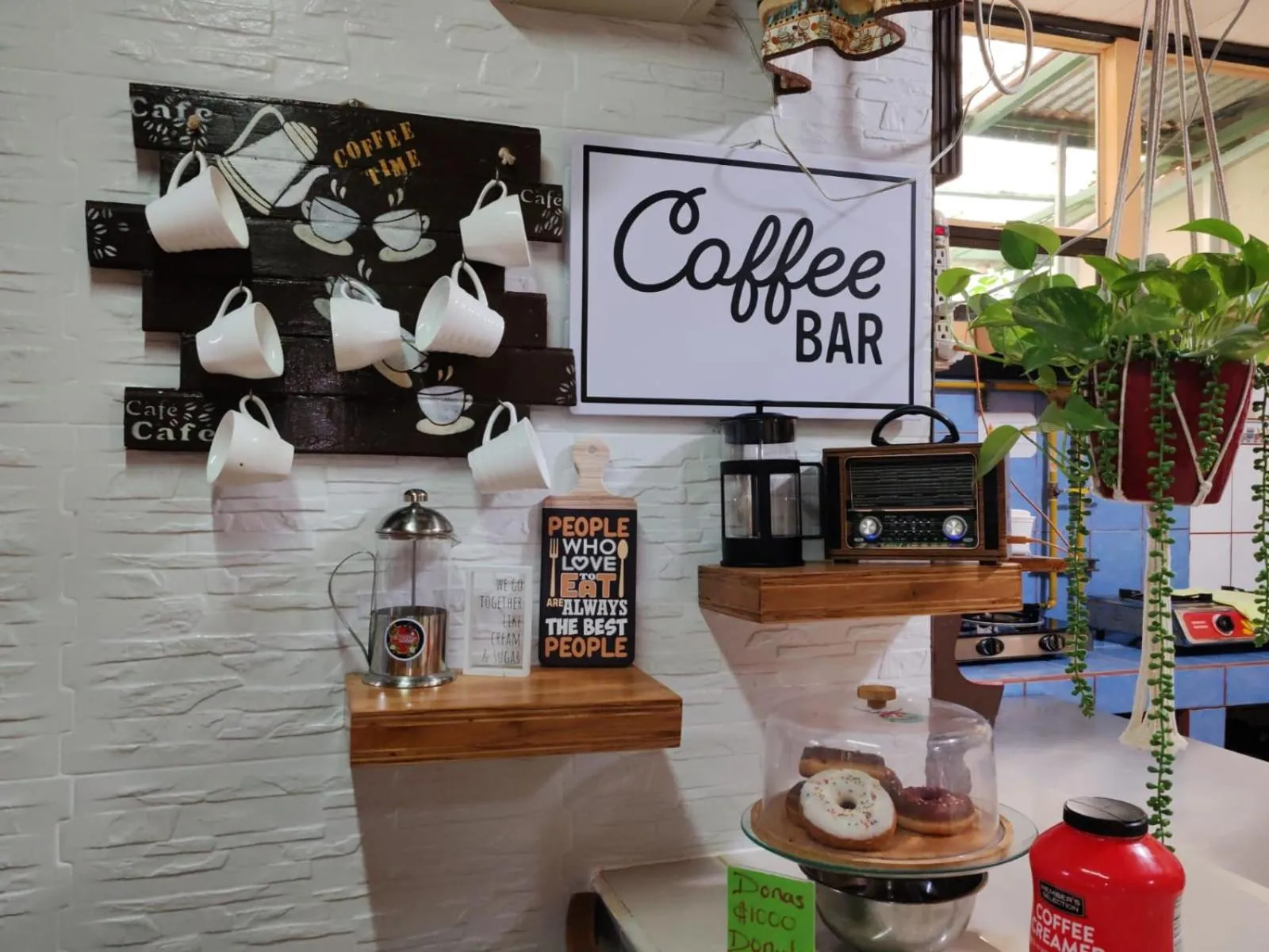 Restaurant/places to eat in Cabinas El Pueblo B&B Monteverde