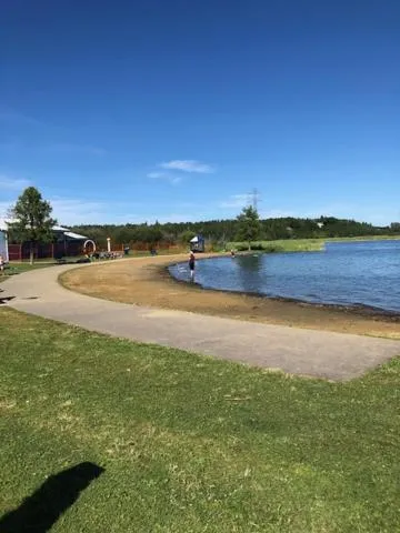 Shoreside Inn & Suites