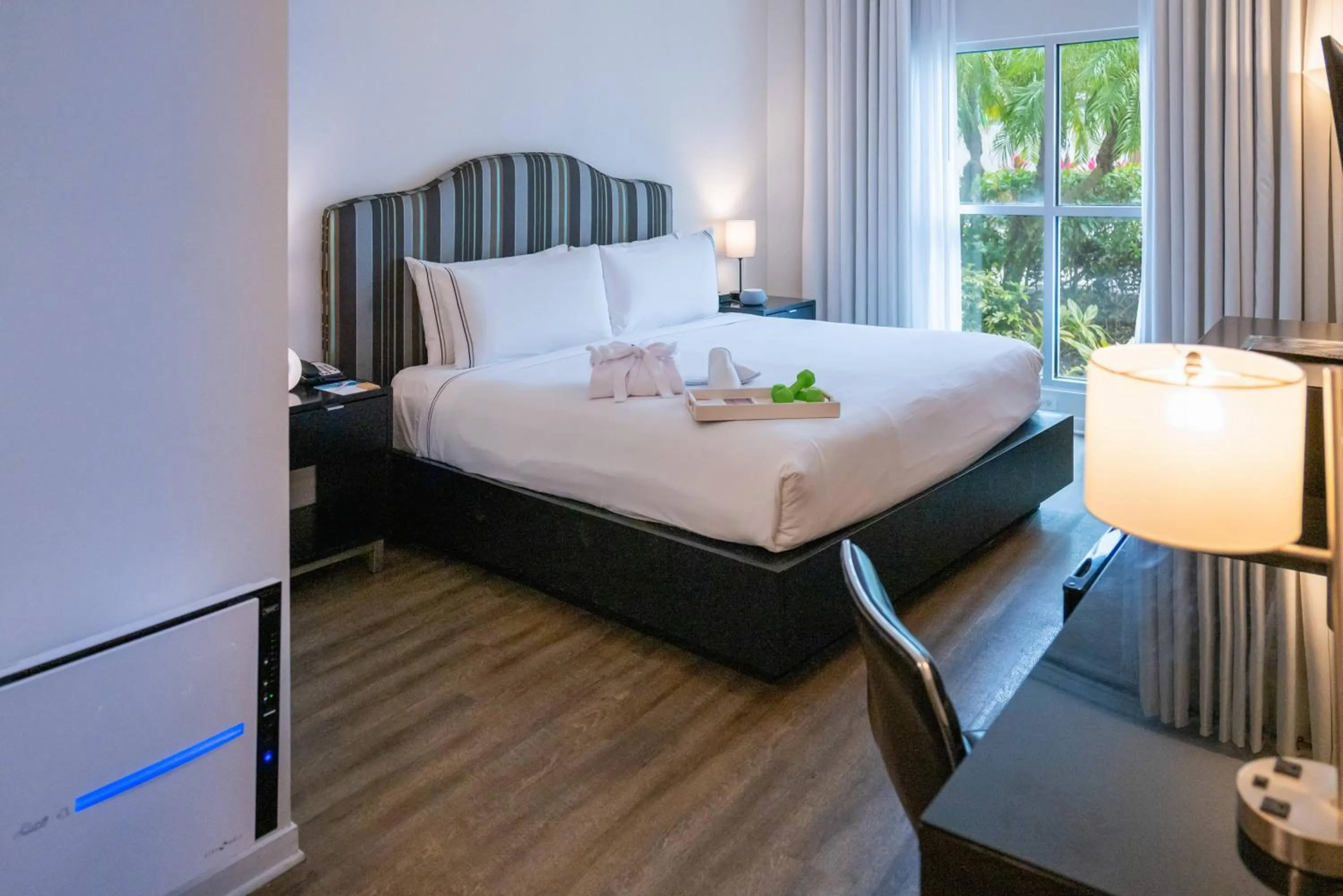 Property building, Bed in Meliá Orlando Celebration