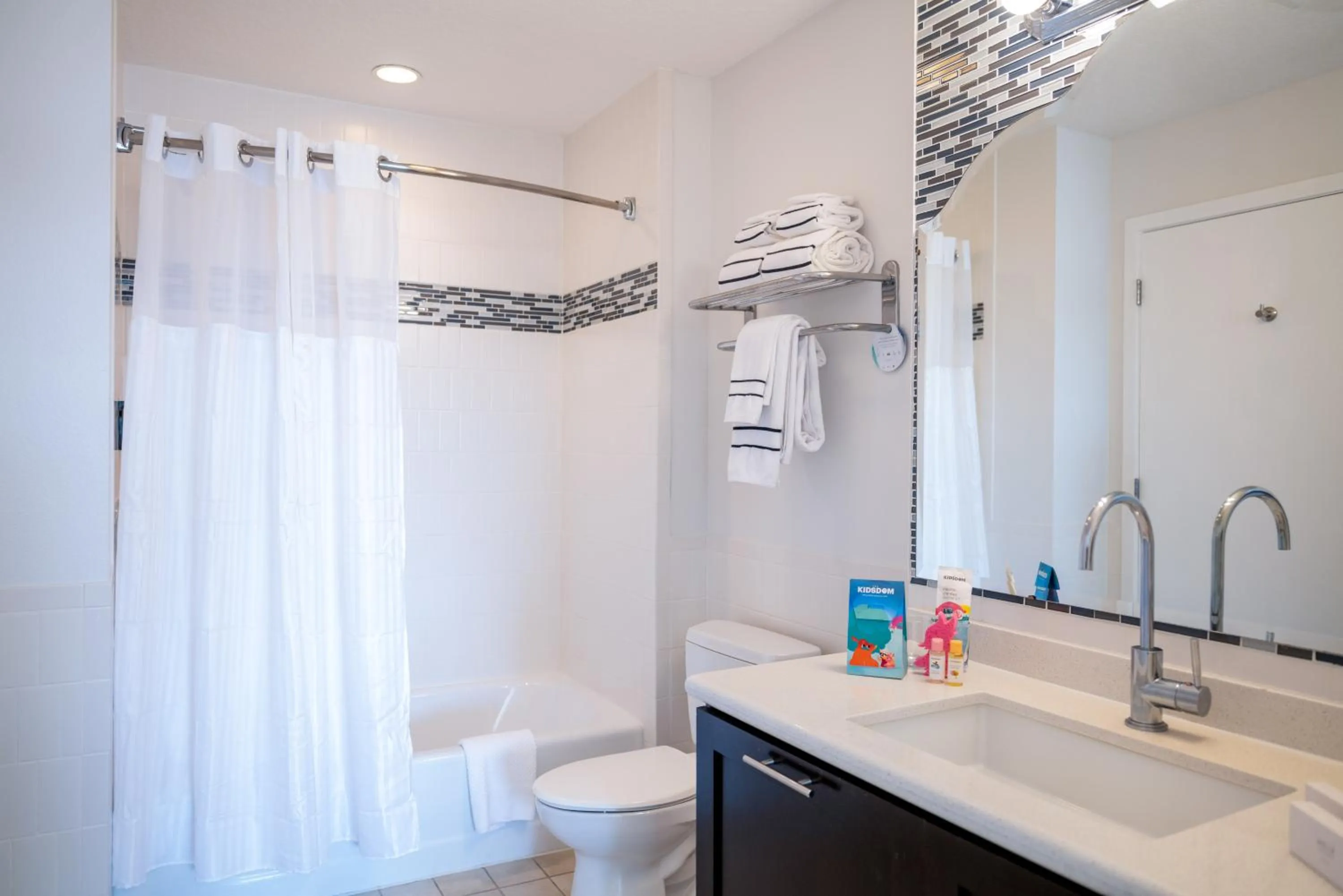 Shower in Meliá Orlando Celebration