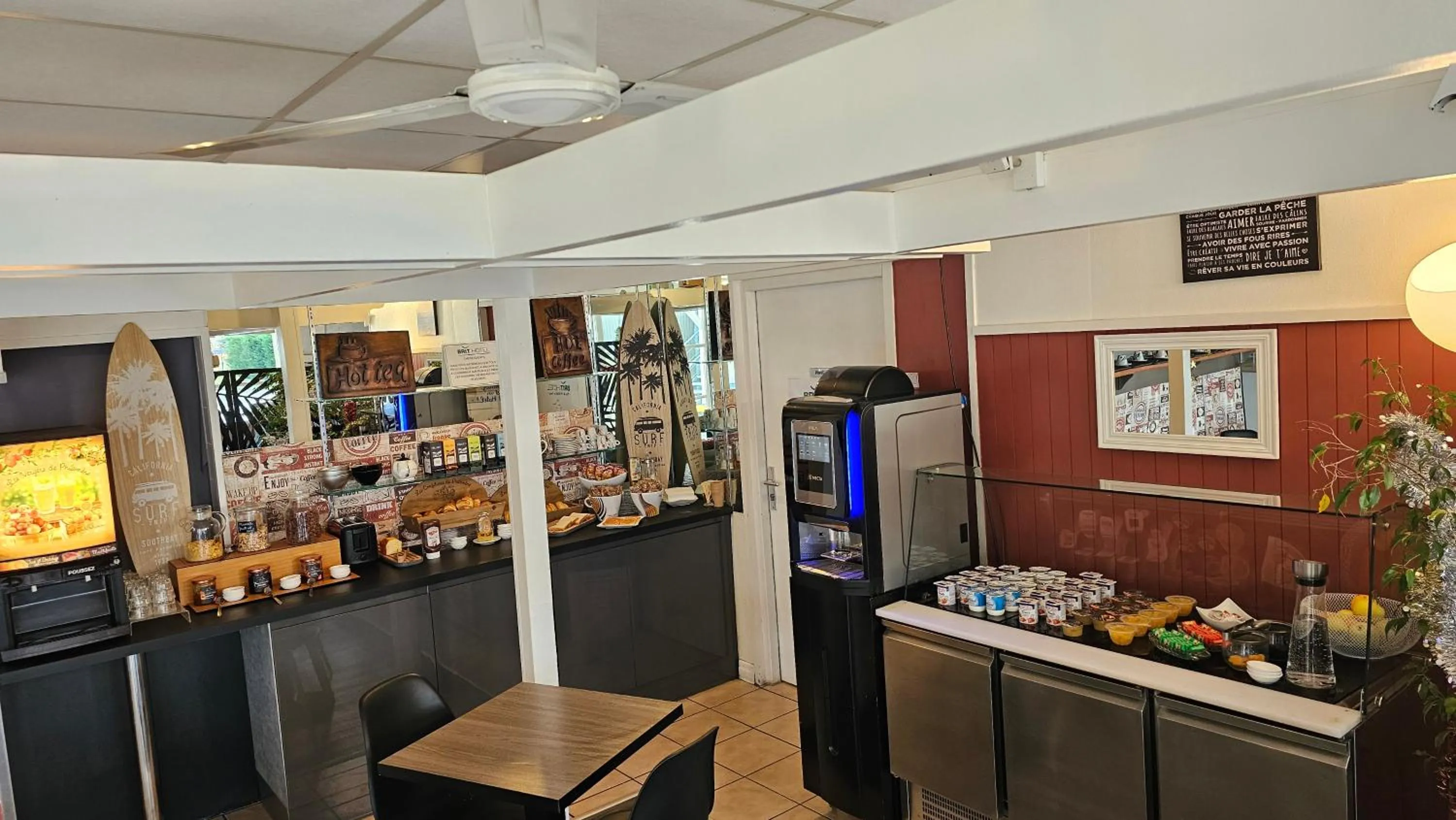 Buffet breakfast in Brit Hotel Essentiel Pau Lescar