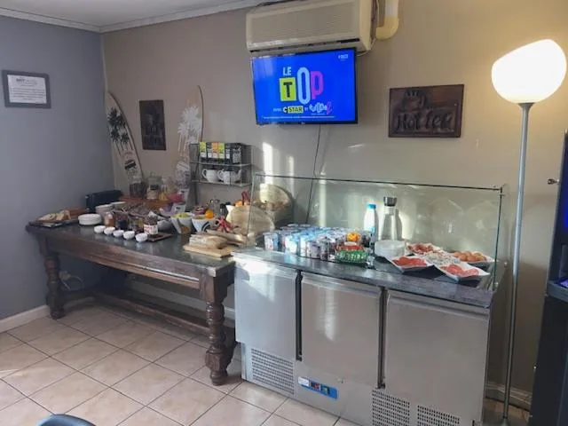 Brit Hotel Essentiel Pau Lescar