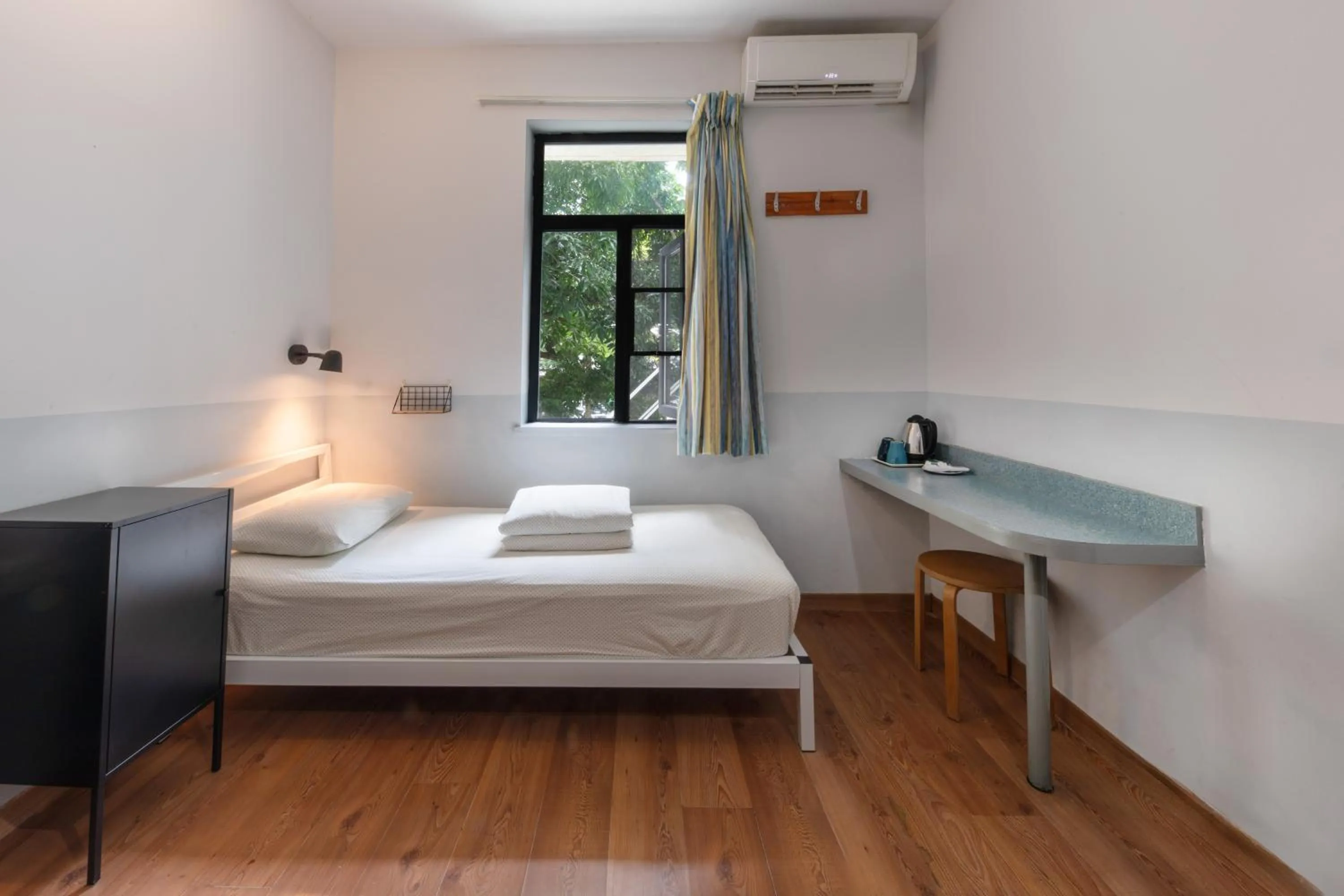 Bed in Shenzhen Loft Youth Hostel