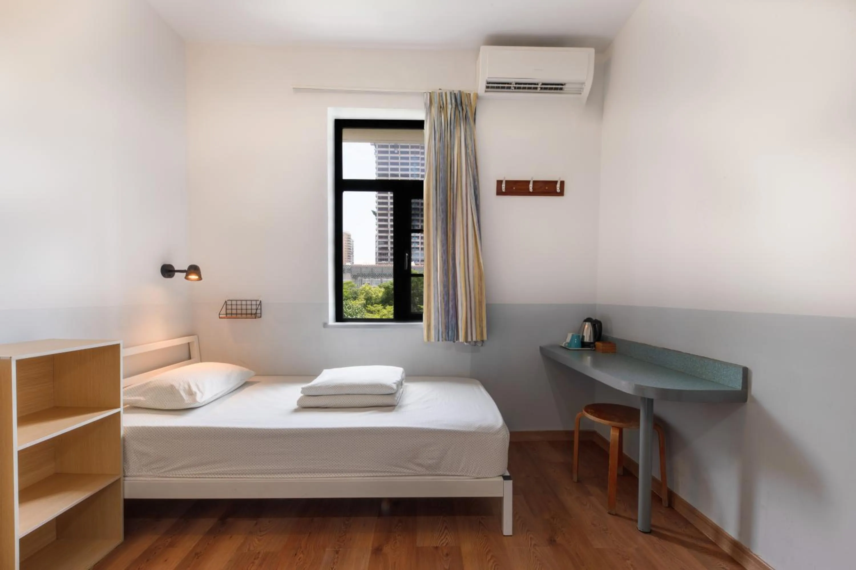 Bed in Shenzhen Loft Youth Hostel