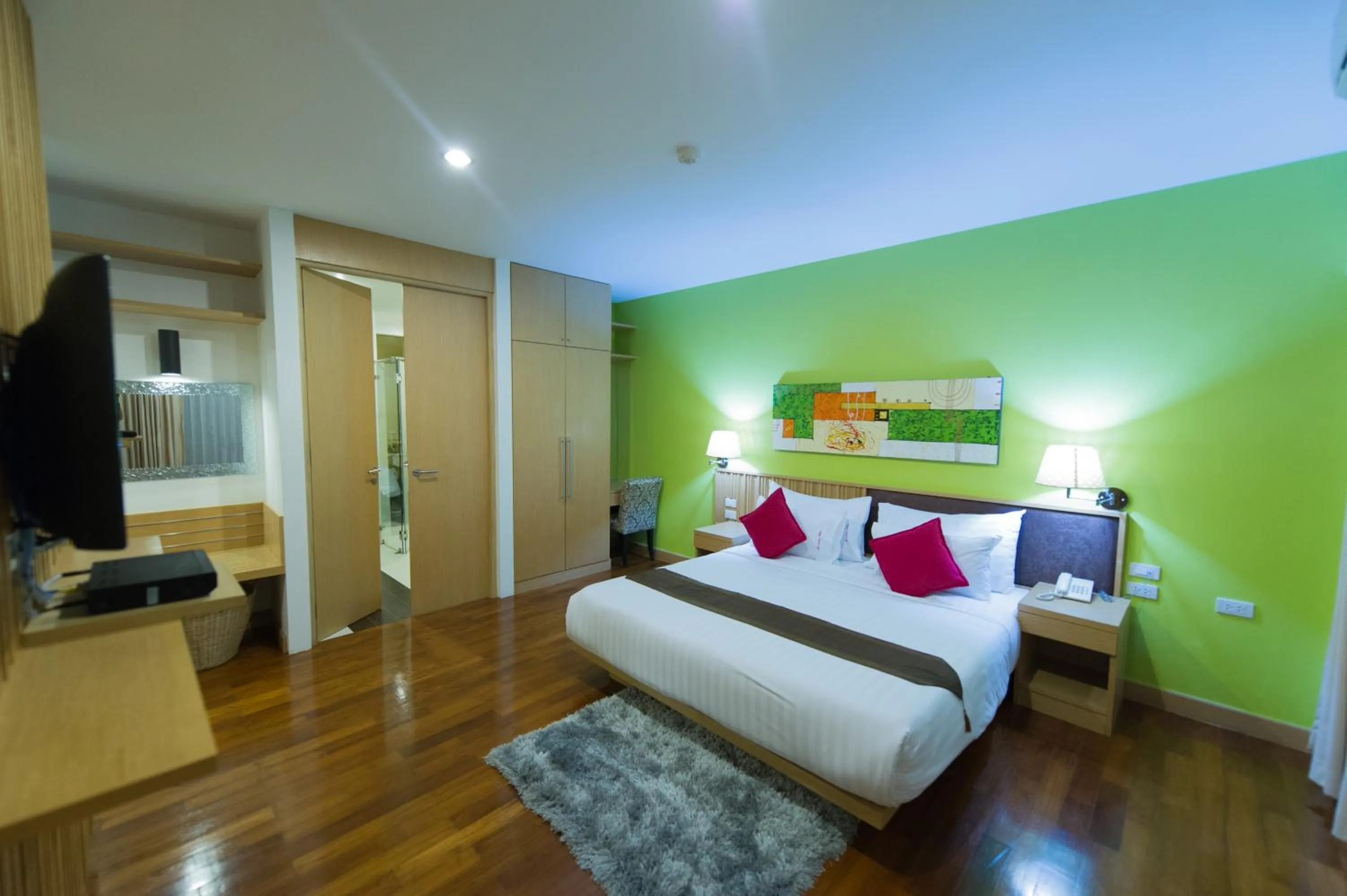 Photo of the whole room, Bed in Mamaison Hotel