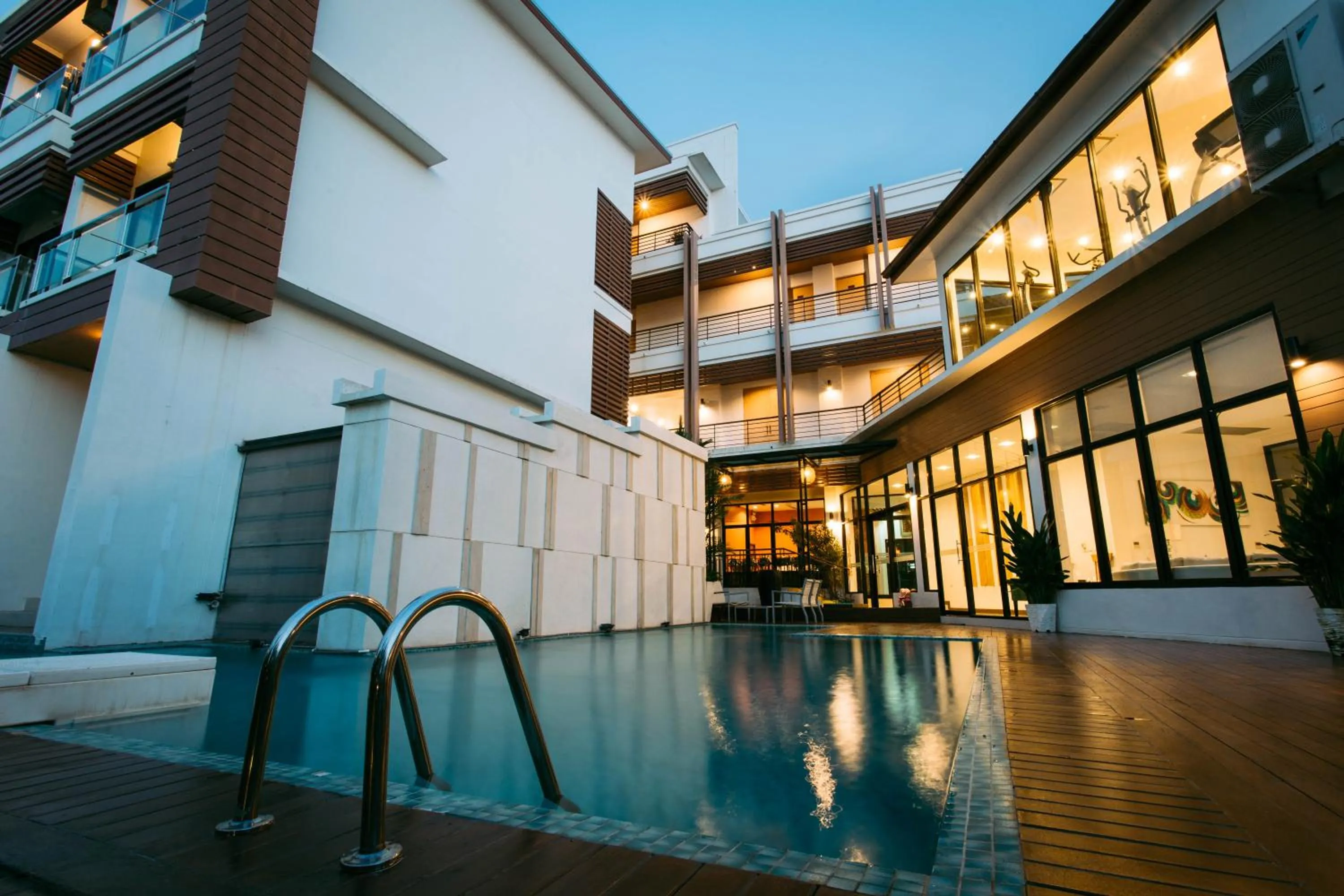 Swimming pool in Mamaison Hotel