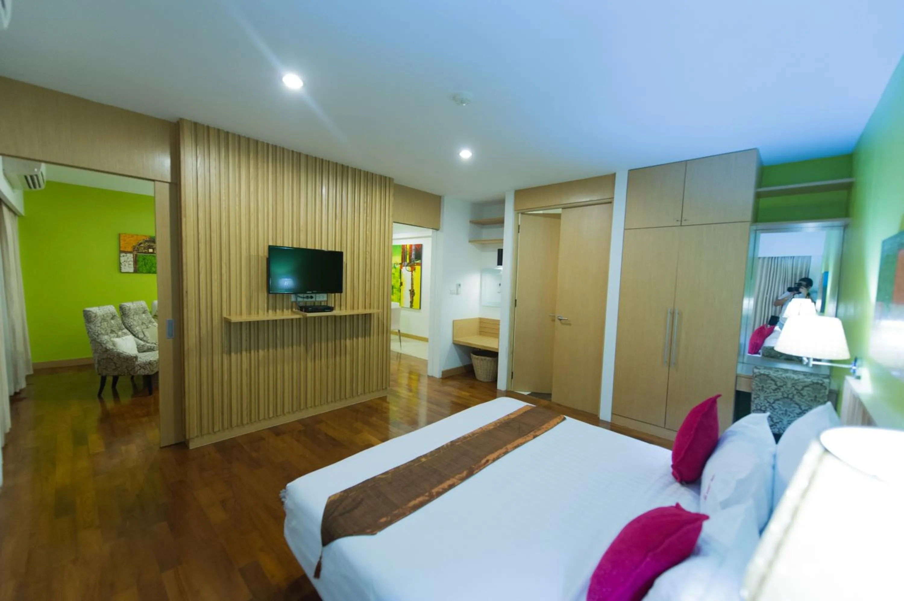 Photo of the whole room, Bed in Mamaison Hotel