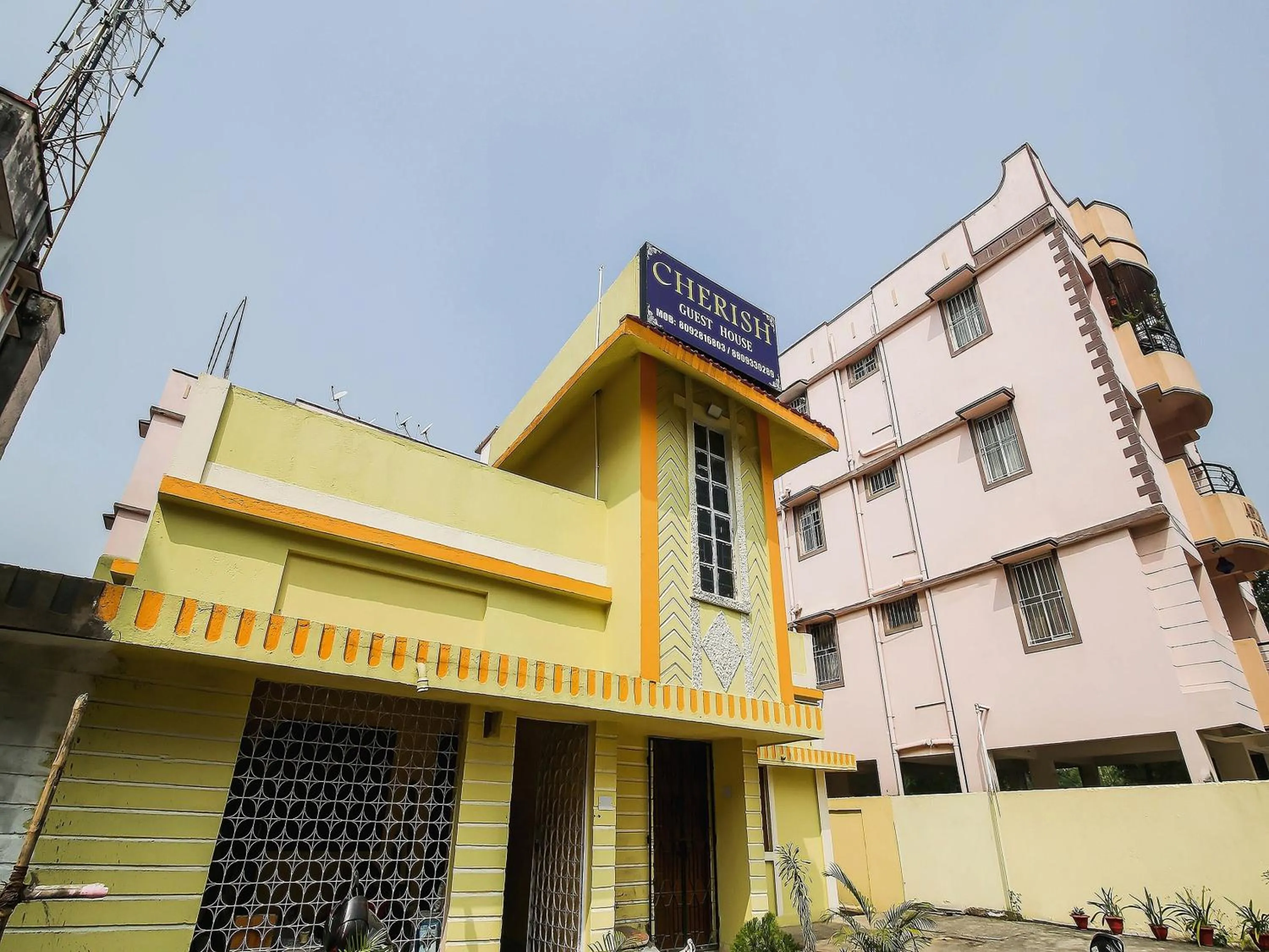 Facade/entrance in SPOT ON Cherish Guest House