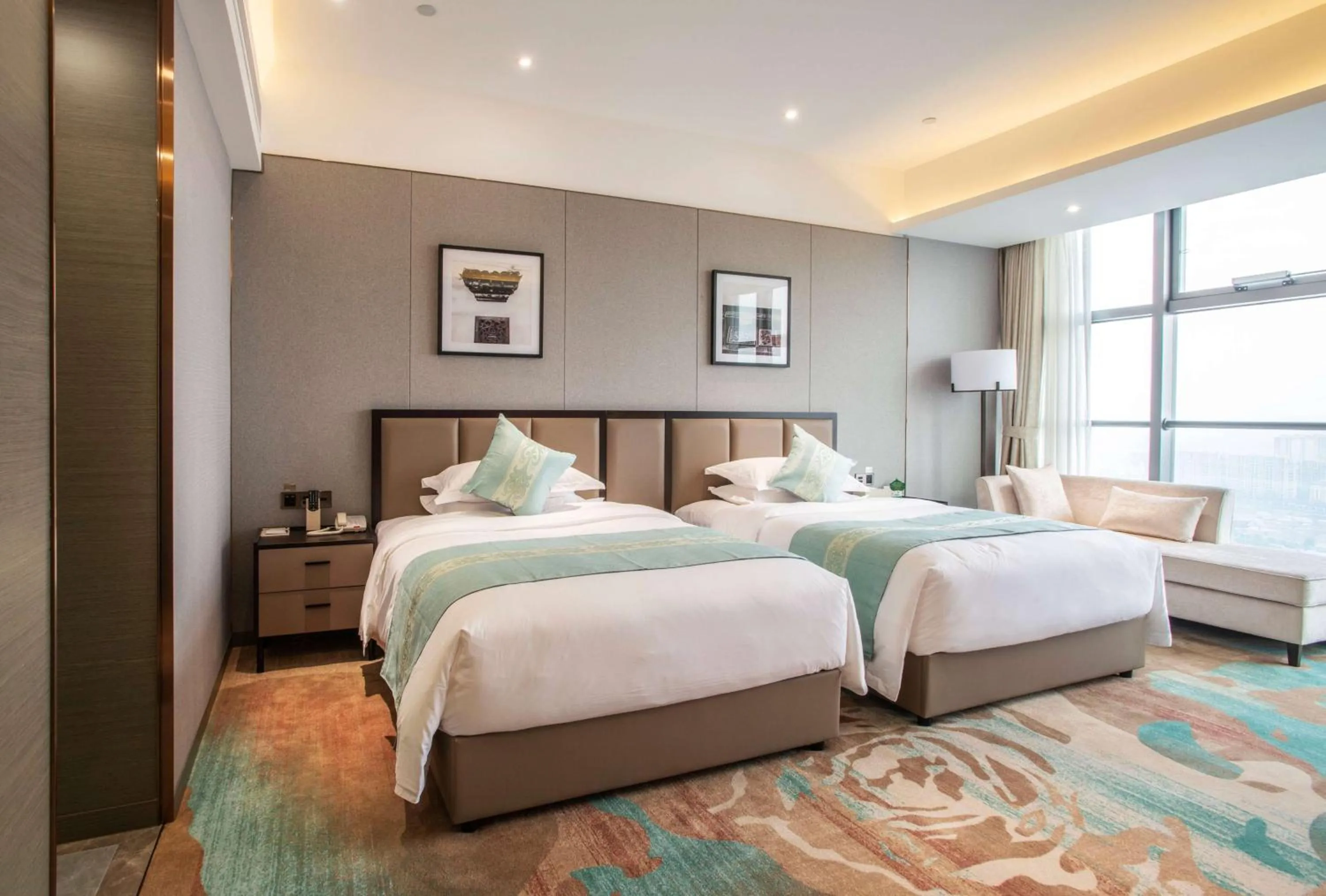 Photo of the whole room in Ramada Plaza by Wyndham Nanxun