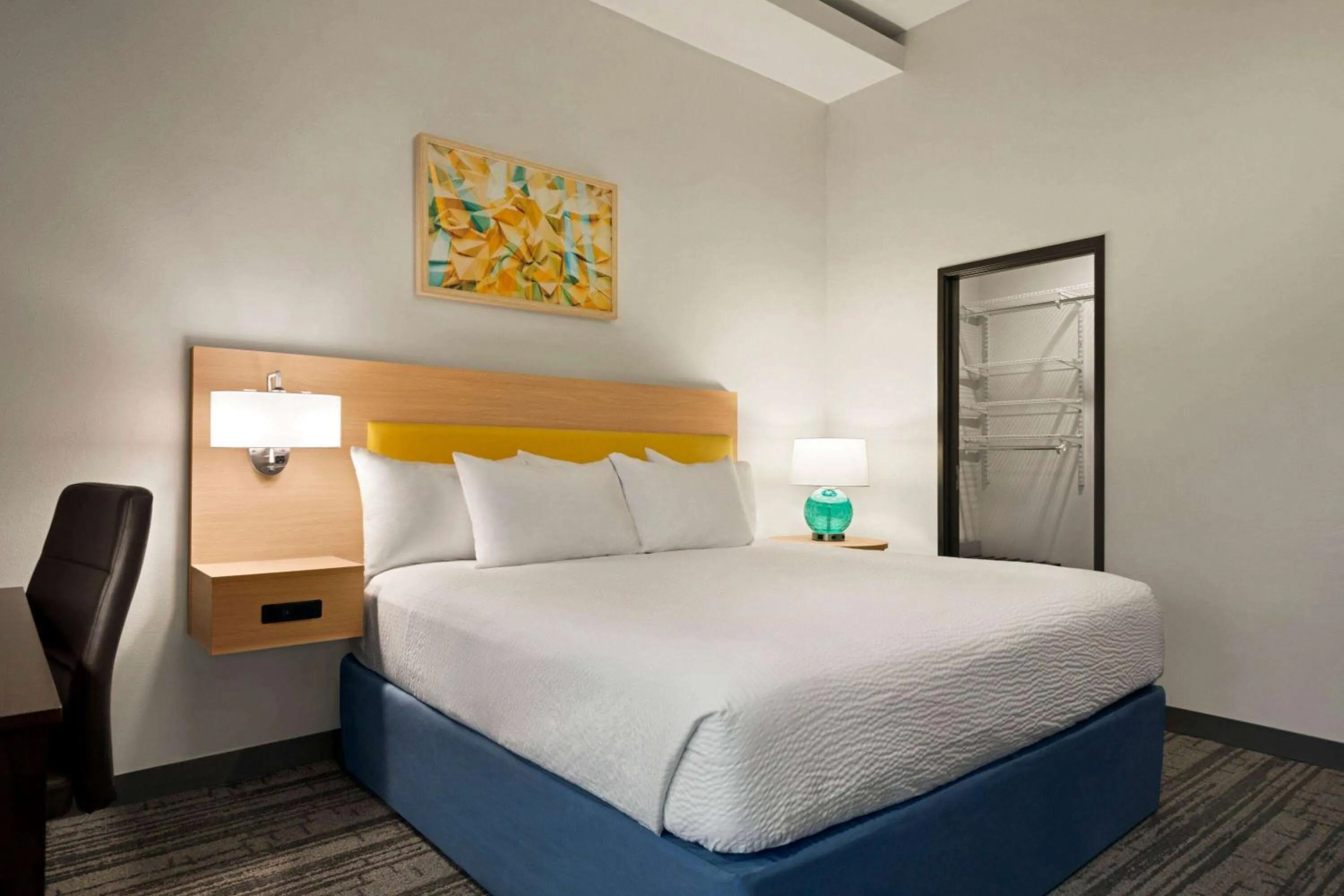 Photo of the whole room, Bed in Days Inn by Wyndham Beaumont West I-10 Walden