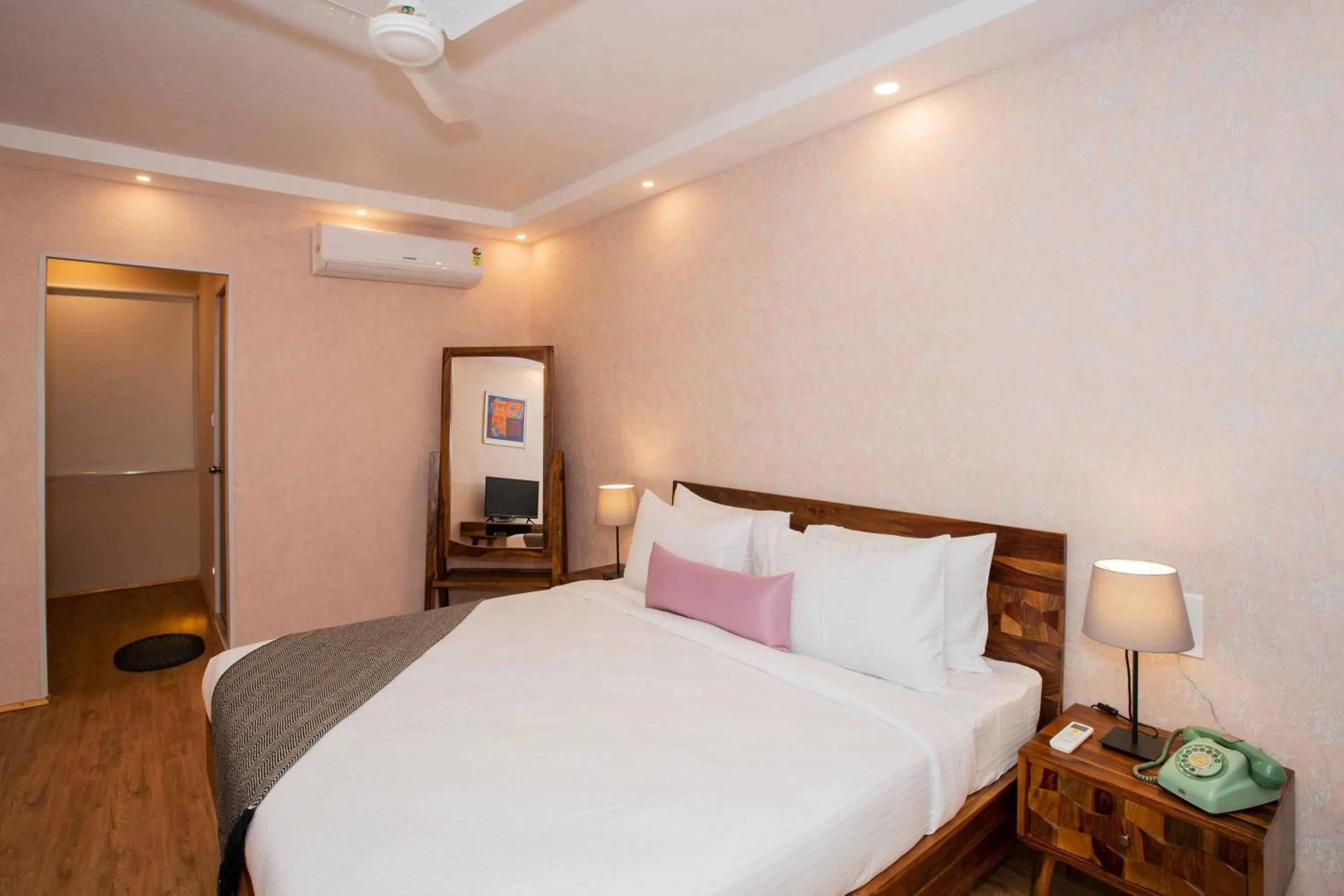 Bed in The G Snoozebox