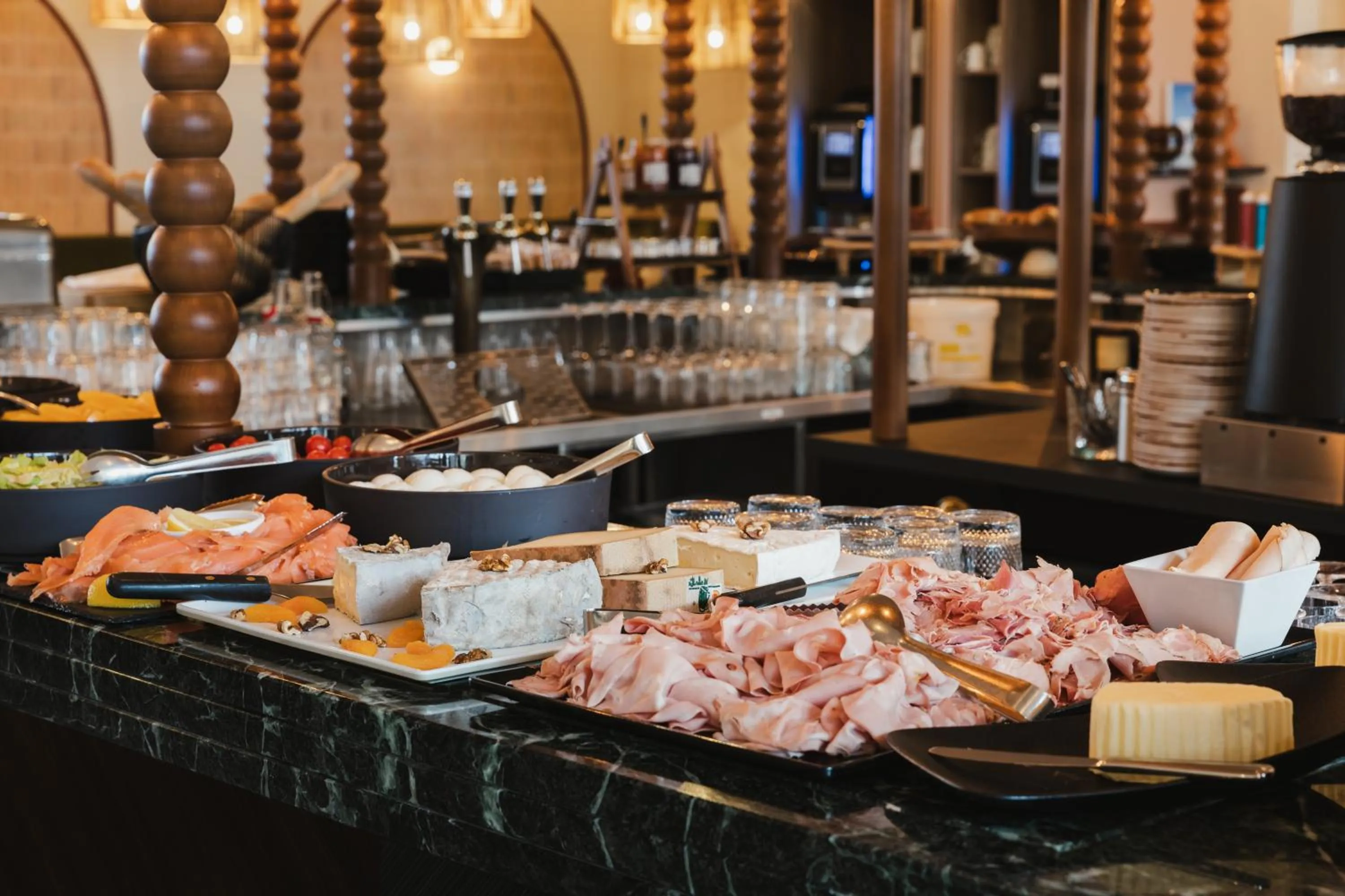 Buffet breakfast in Crowne Plaza Lyon - Cité Internationale