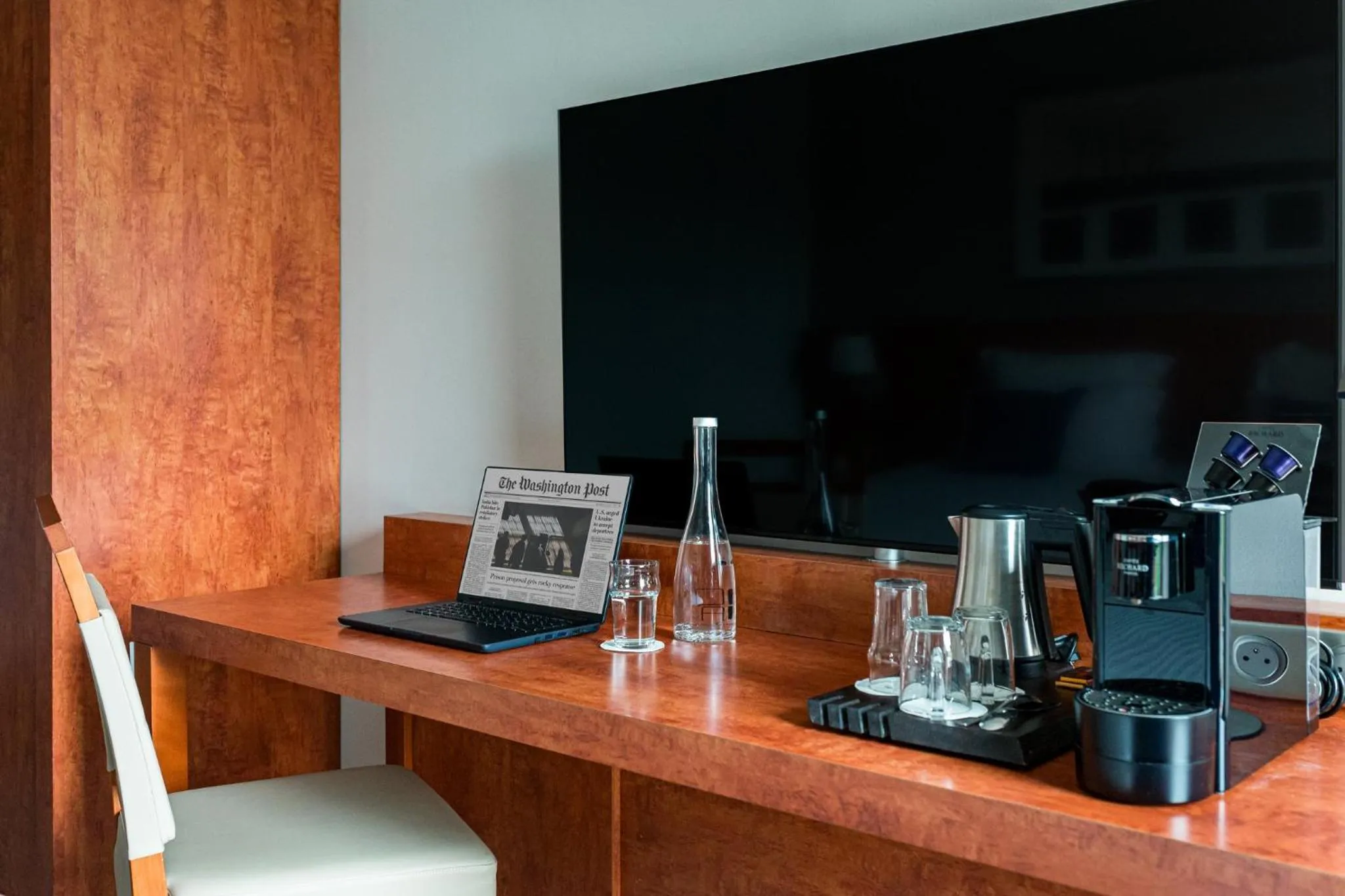 Photo of the whole room in Crowne Plaza Lyon - Cité Internationale