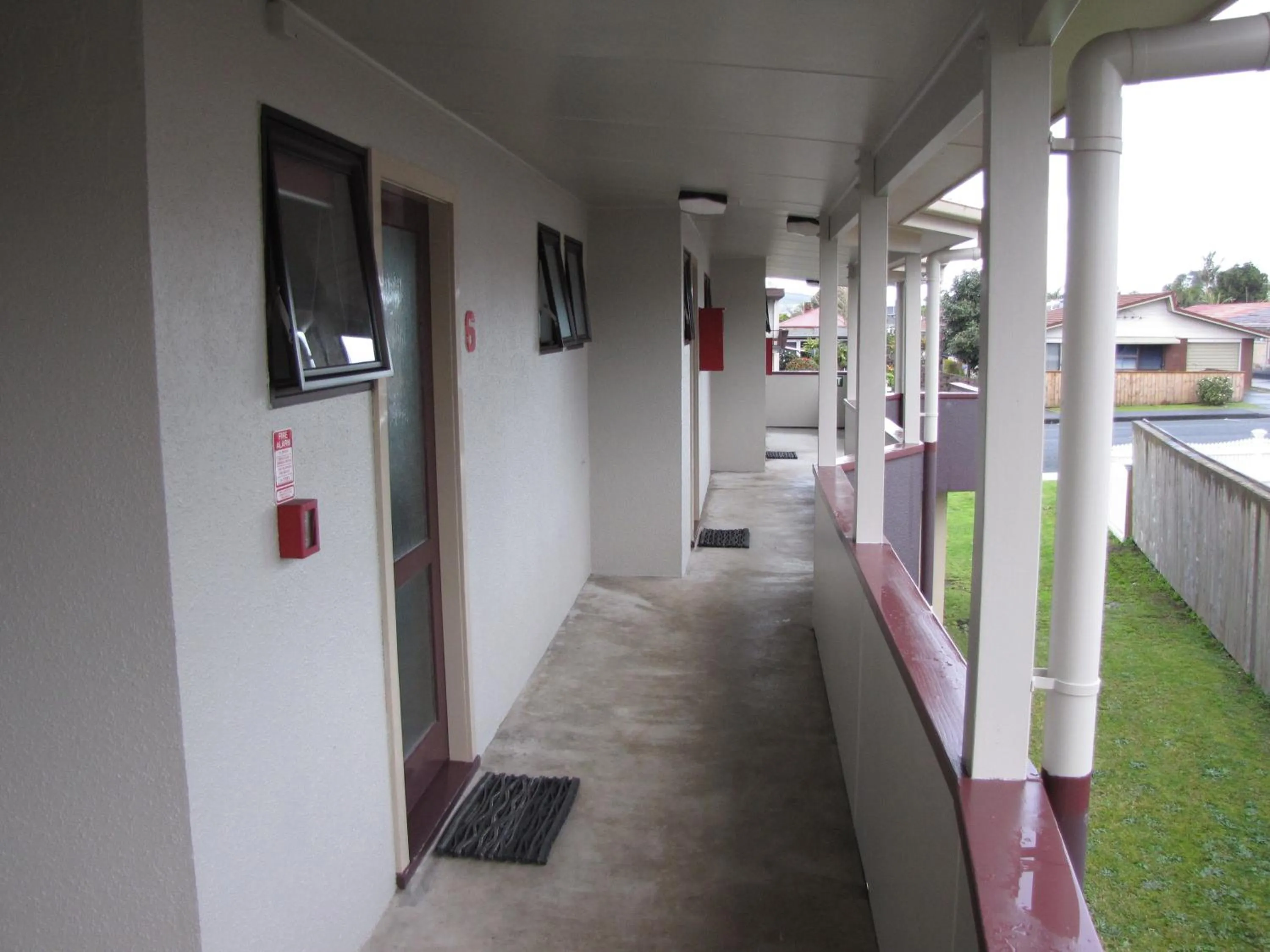 Balcony/Terrace in Pembrooke Motor Lodge