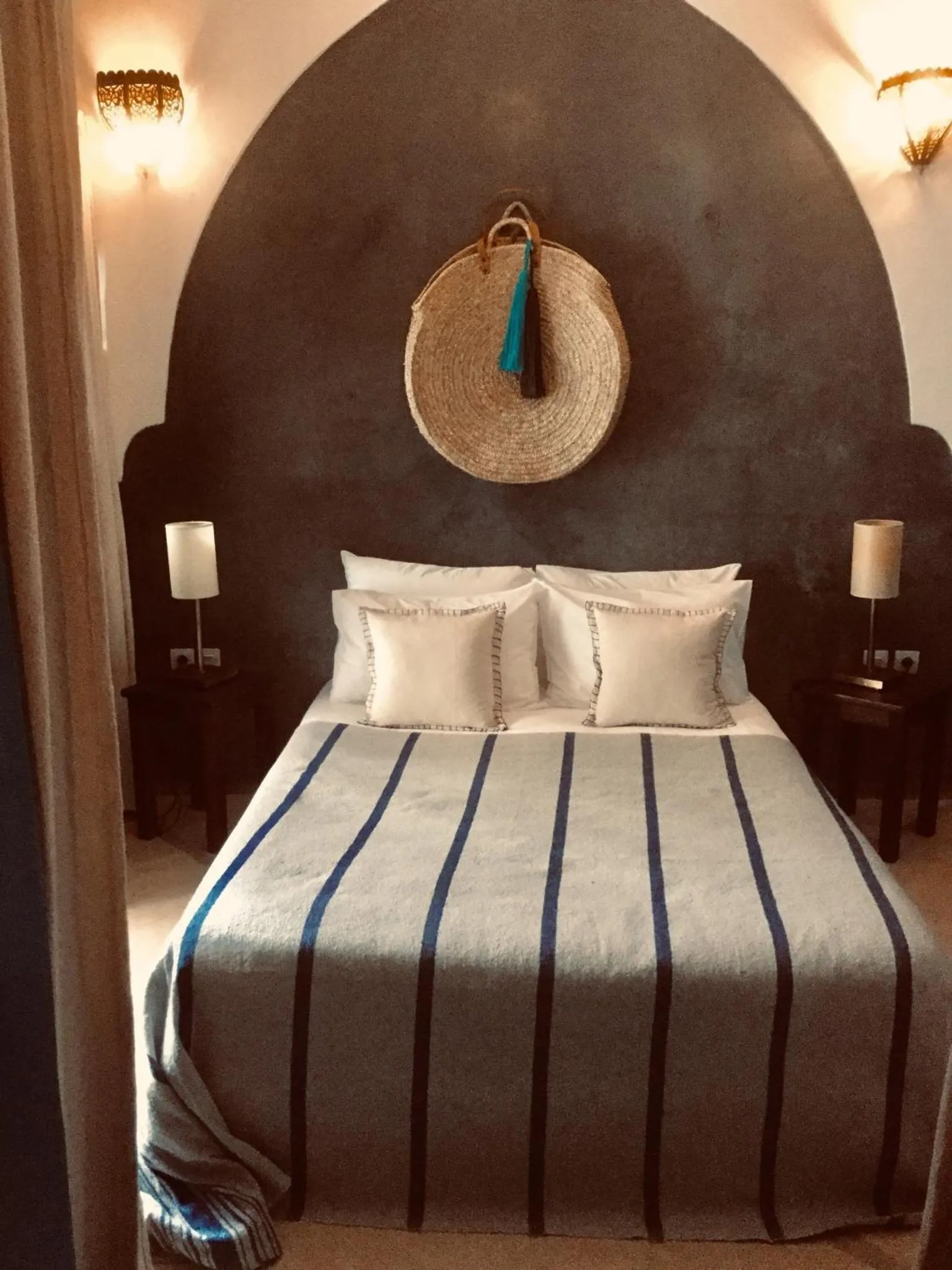 Photo of the whole room, Bed in riad anrich