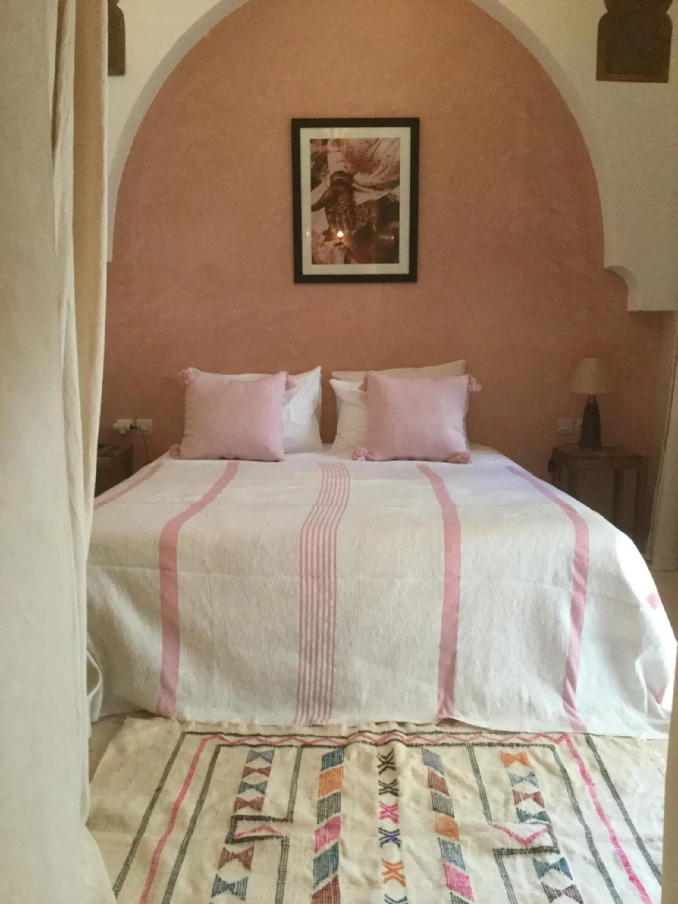 Photo of the whole room, Bed in riad anrich