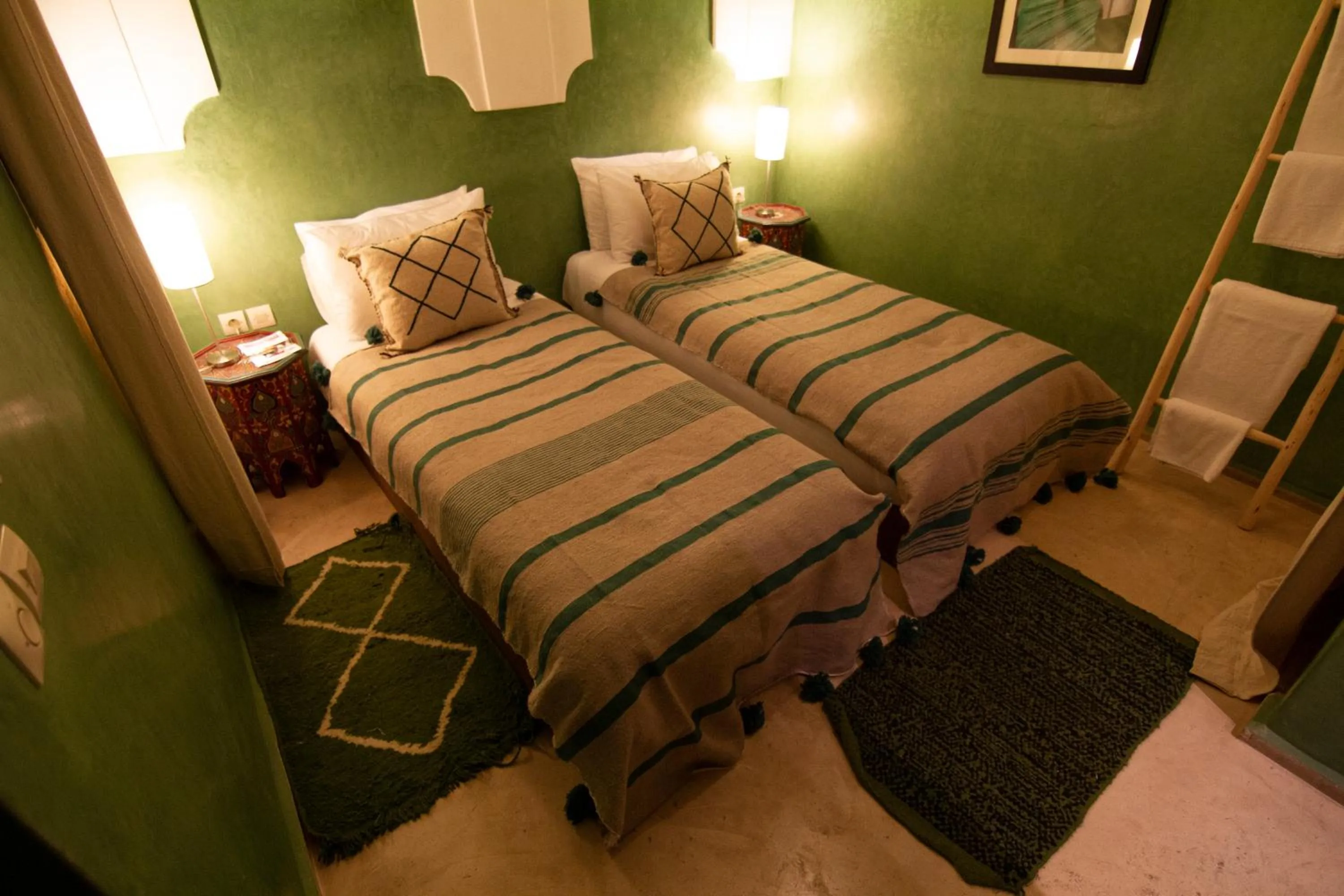 Photo of the whole room, Bed in riad anrich