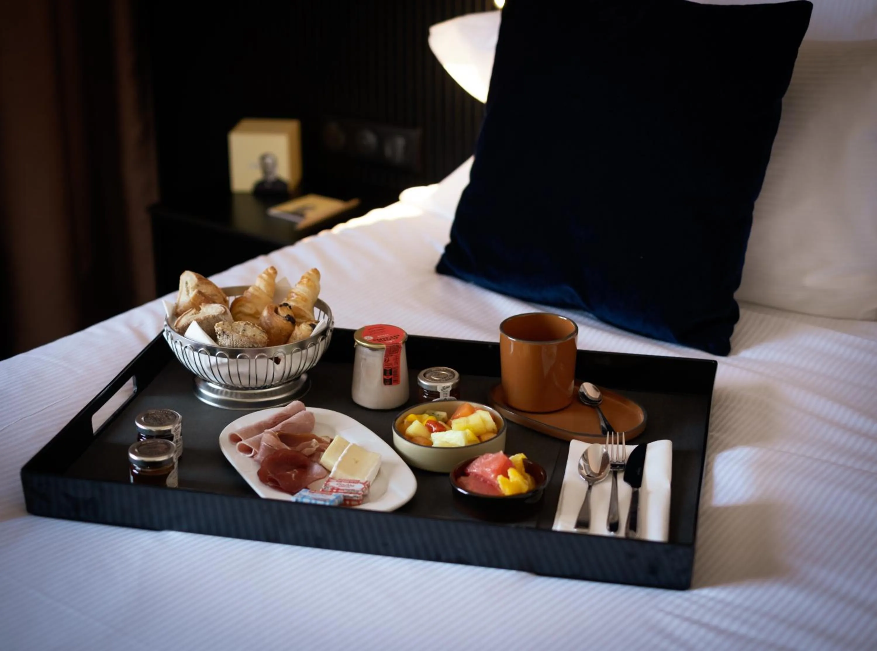 Breakfast, Bed in Hôtel Villa Massalia