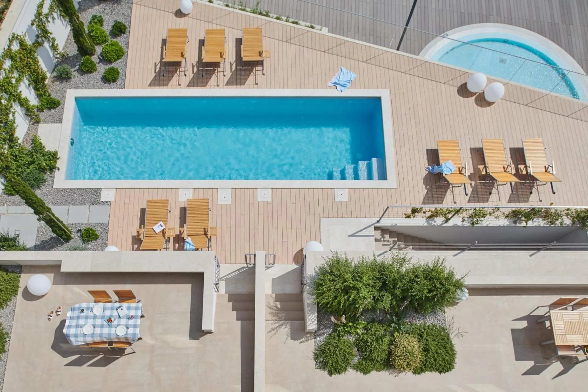 Swimming pool in Eol Apartments Split