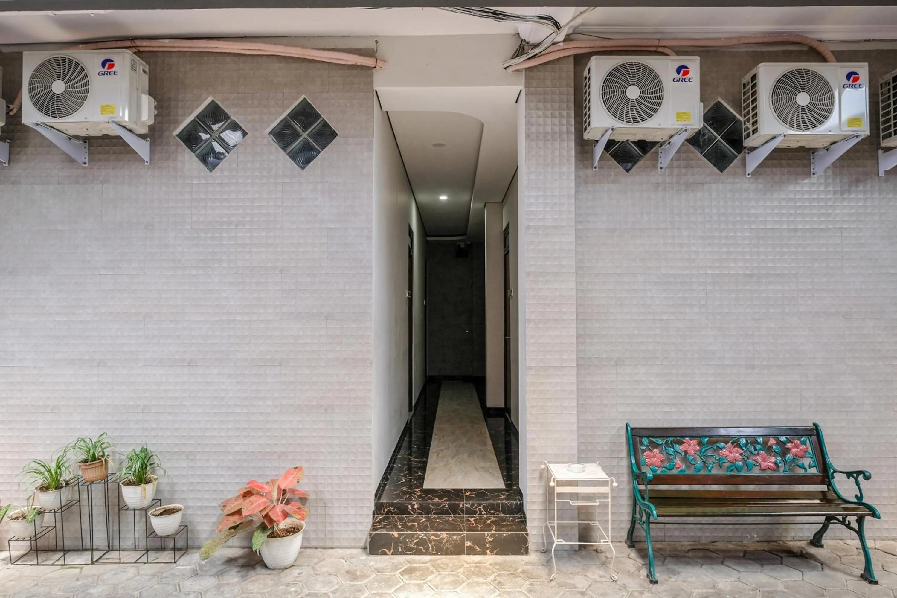 Property building in RedDoorz near GOR Satria 3