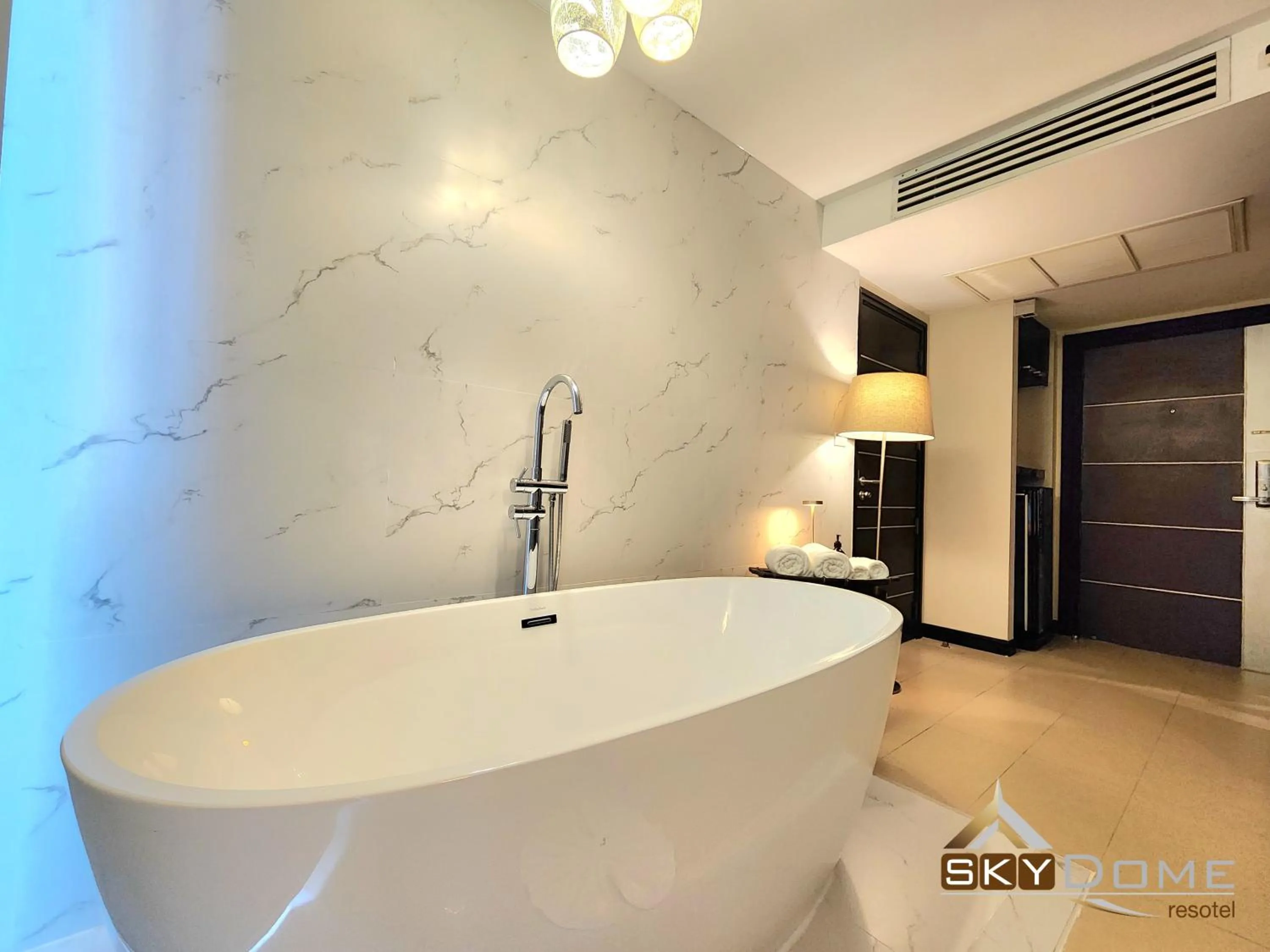 Bath in Sky dome resotel - โรงแรมสกายโดม รีโซเทล