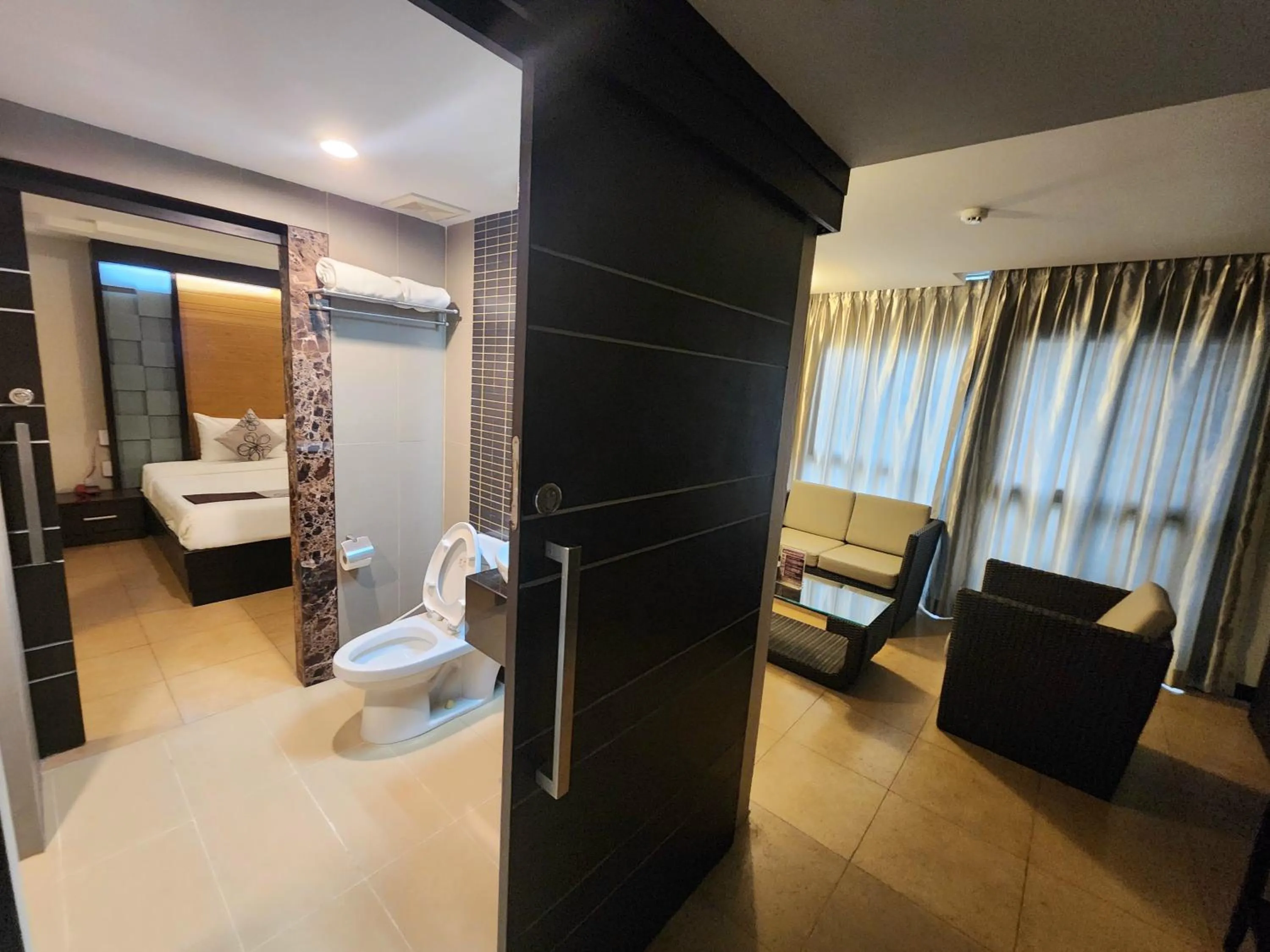 Bathroom, Bed in Sky dome resotel - โรงแรมสกายโดม รีโซเทล