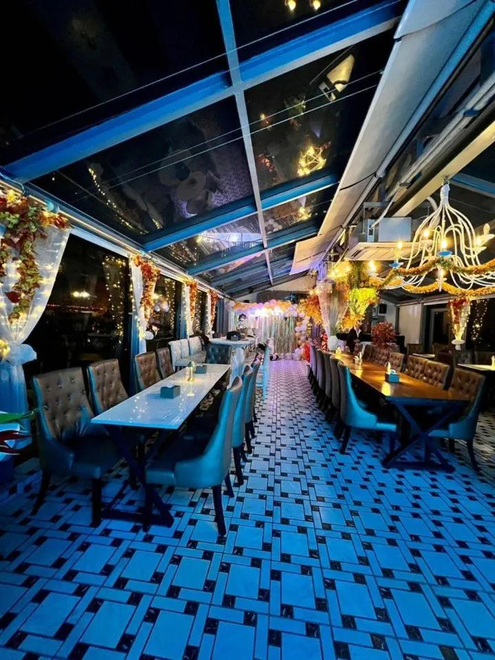 Restaurant/places to eat in Sky dome resotel - โรงแรมสกายโดม รีโซเทล