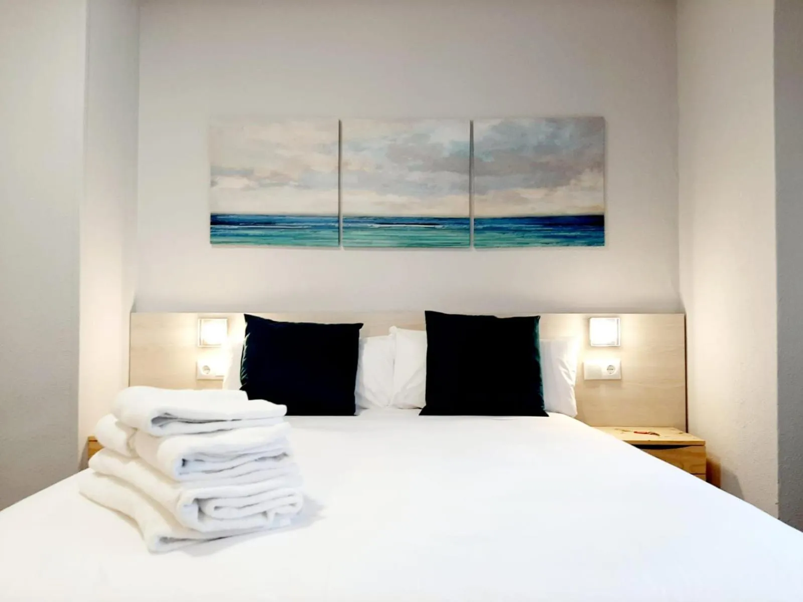 Bed in Hostal Lucia by gaiarooms