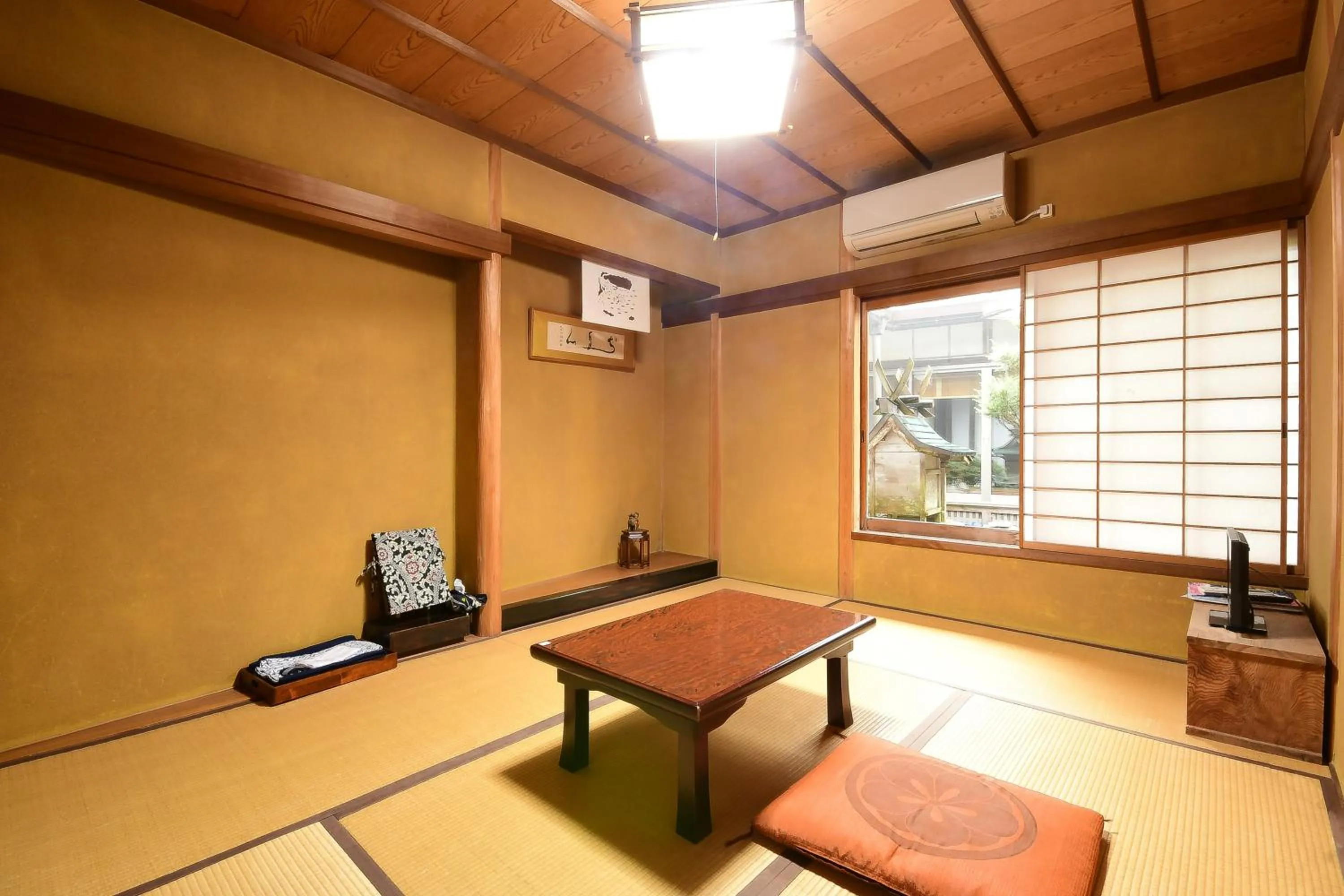 Photo of the whole room in Koyasan Shukubo Yochiin