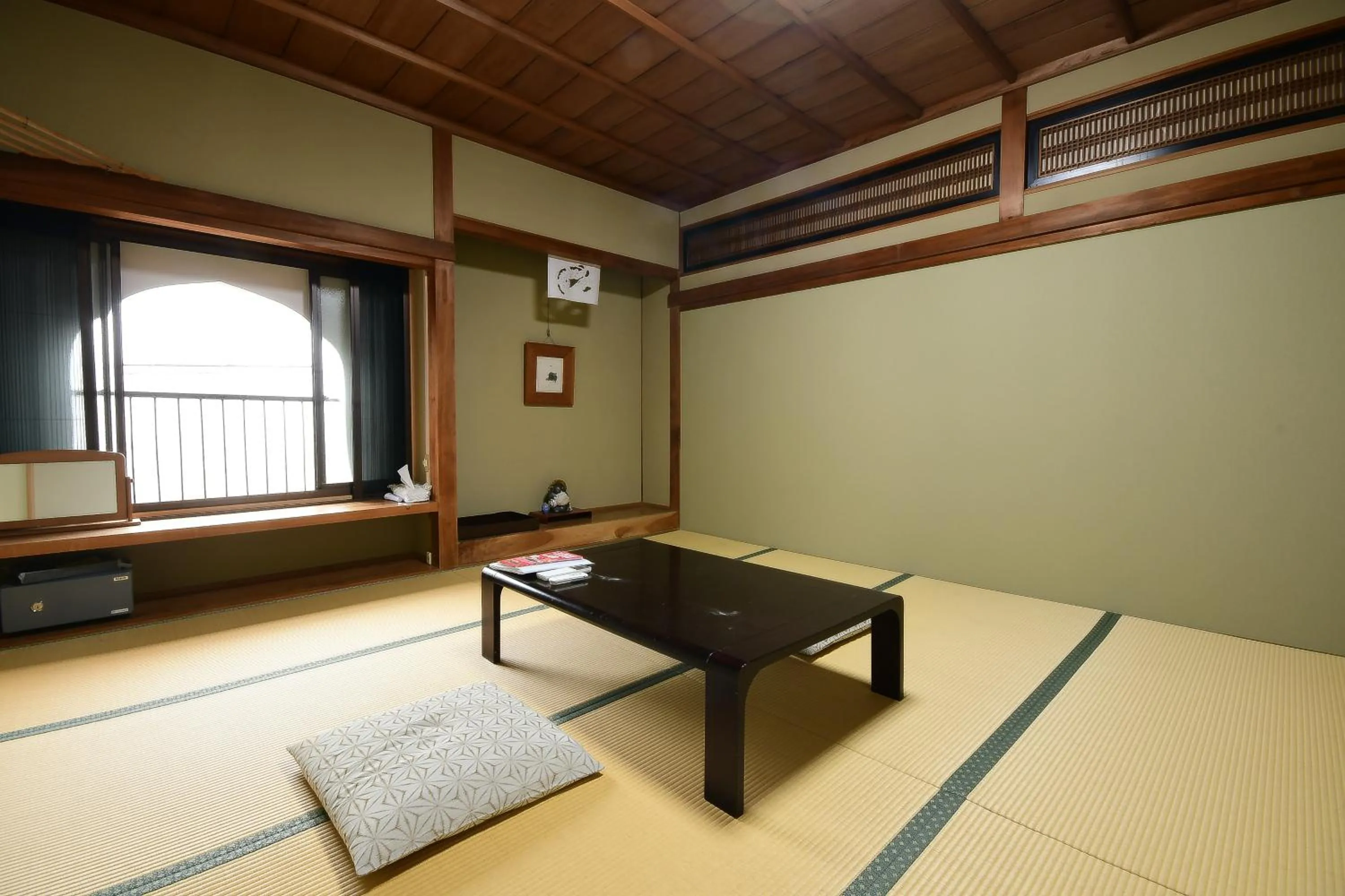 Photo of the whole room in Koyasan Shukubo Yochiin