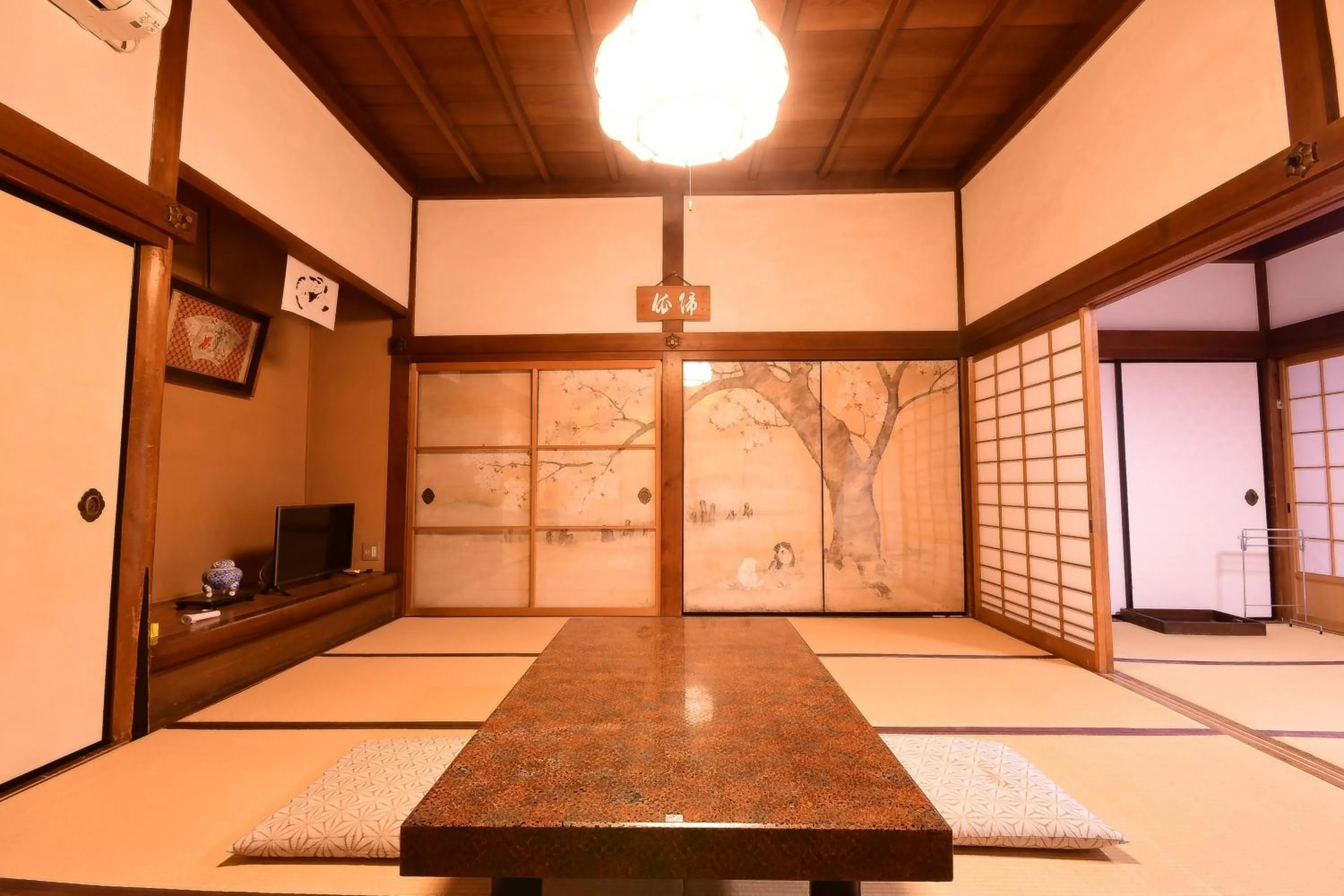 Photo of the whole room in Koyasan Shukubo Yochiin