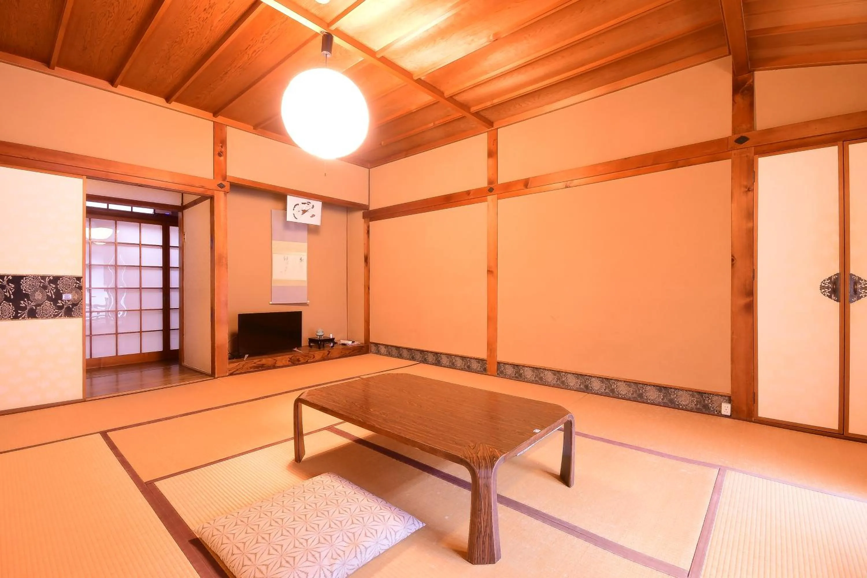 Photo of the whole room in Koyasan Shukubo Yochiin