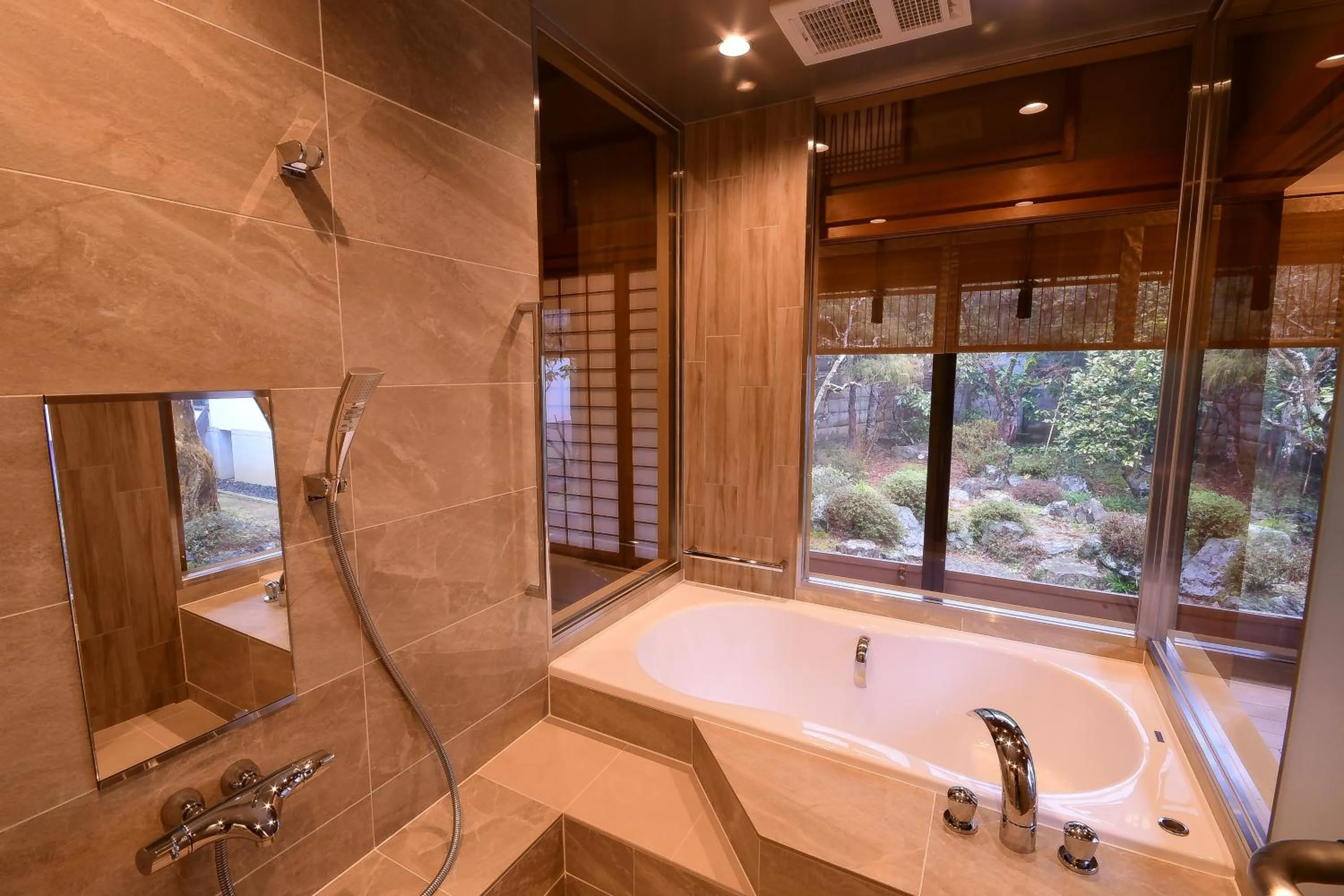 Bathroom in Koyasan Shukubo Yochiin