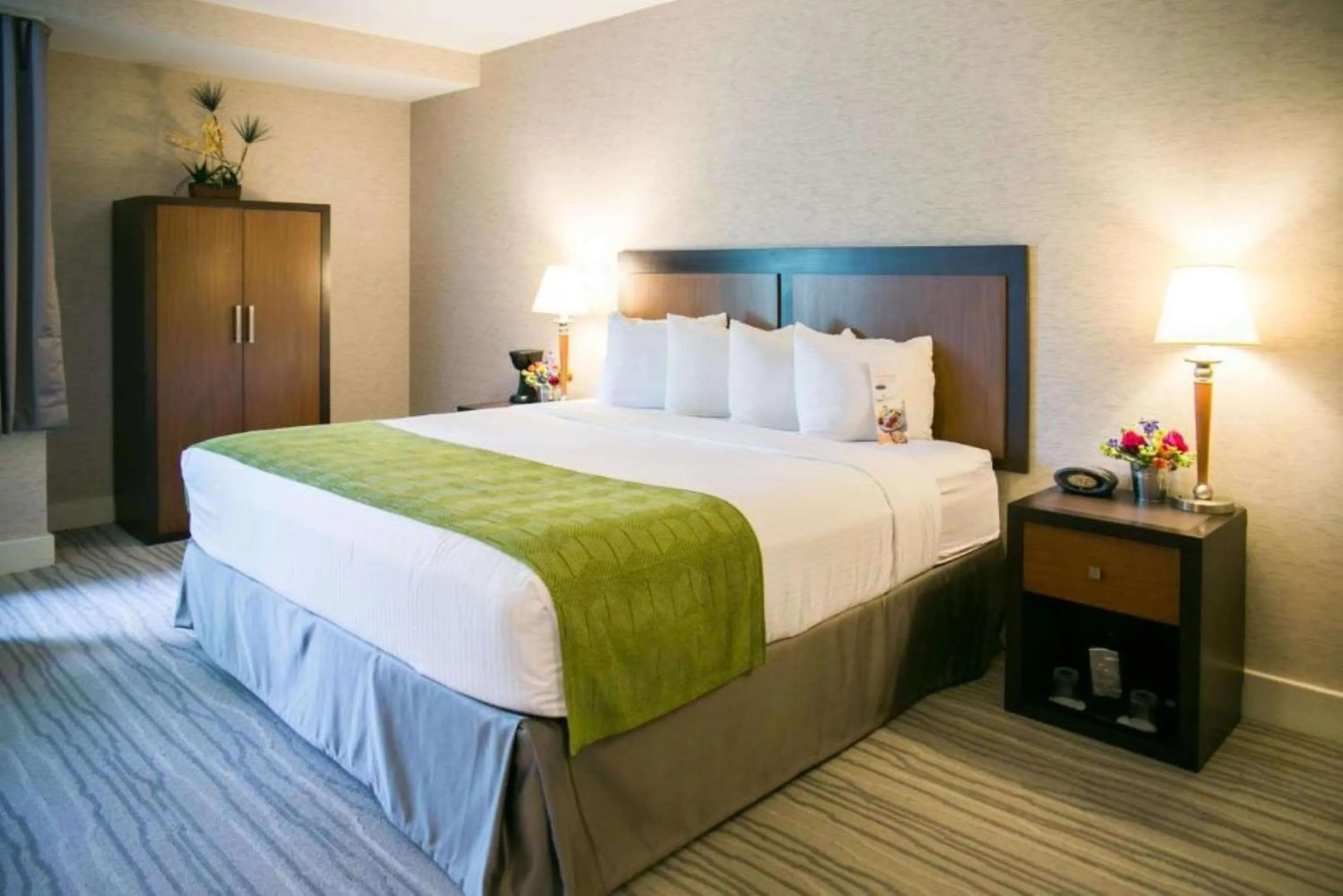 Bedroom, Bed in Heritage Hotel, Golf, Spa & Conference Center