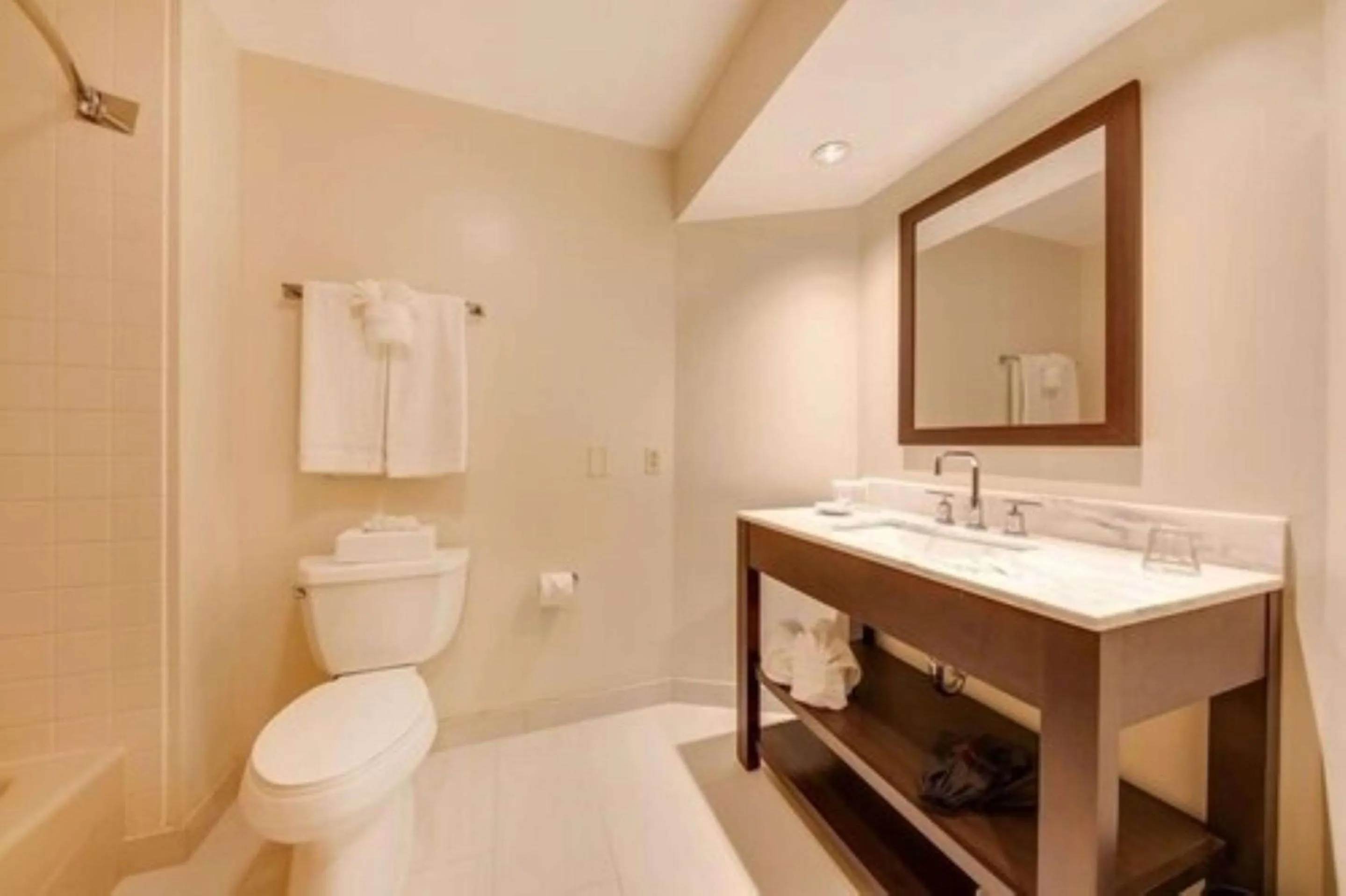 Bathroom in Heritage Hotel, Golf, Spa & Conference Center