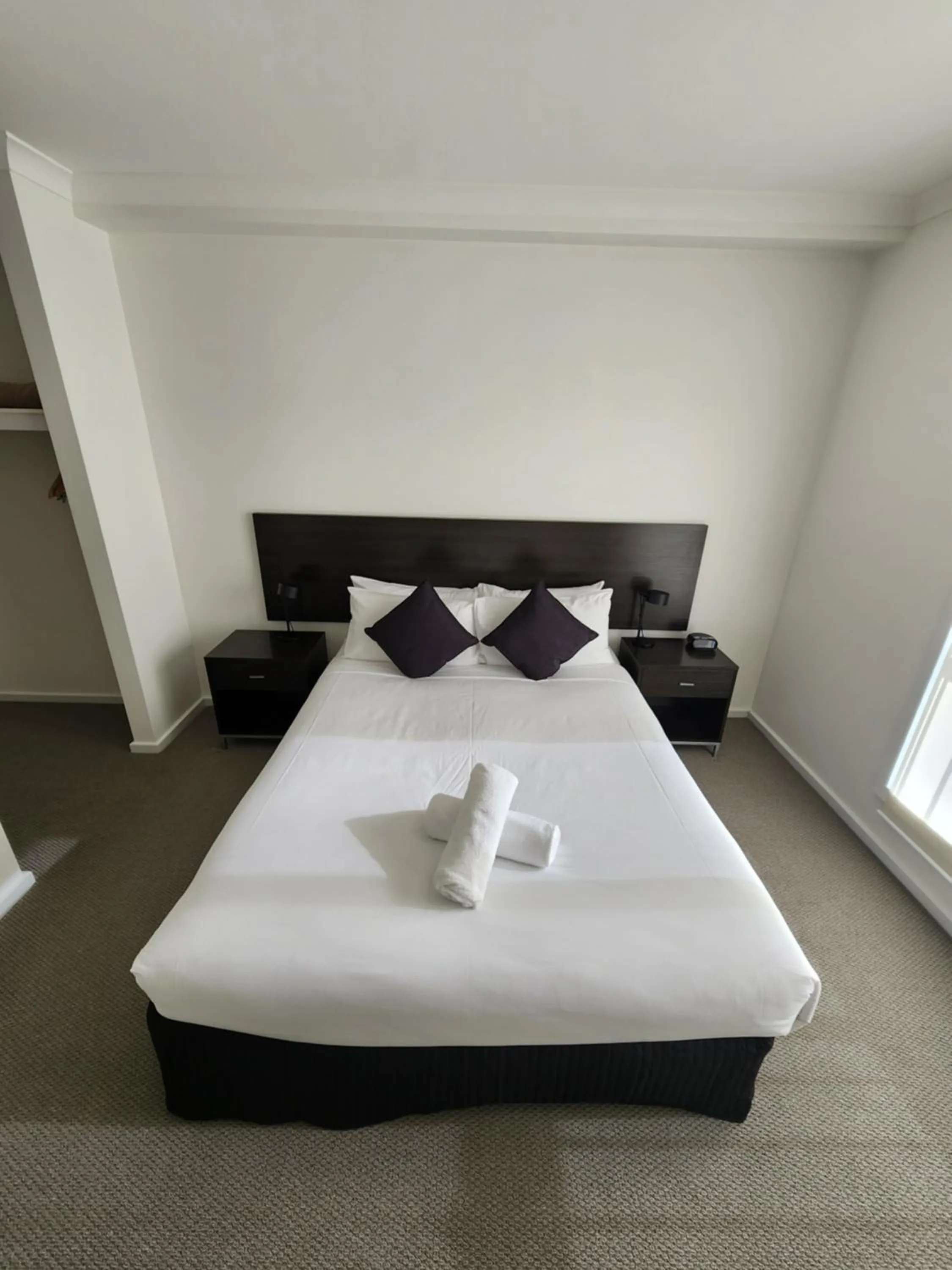 Bed in Oceanic on Thompson Apartments