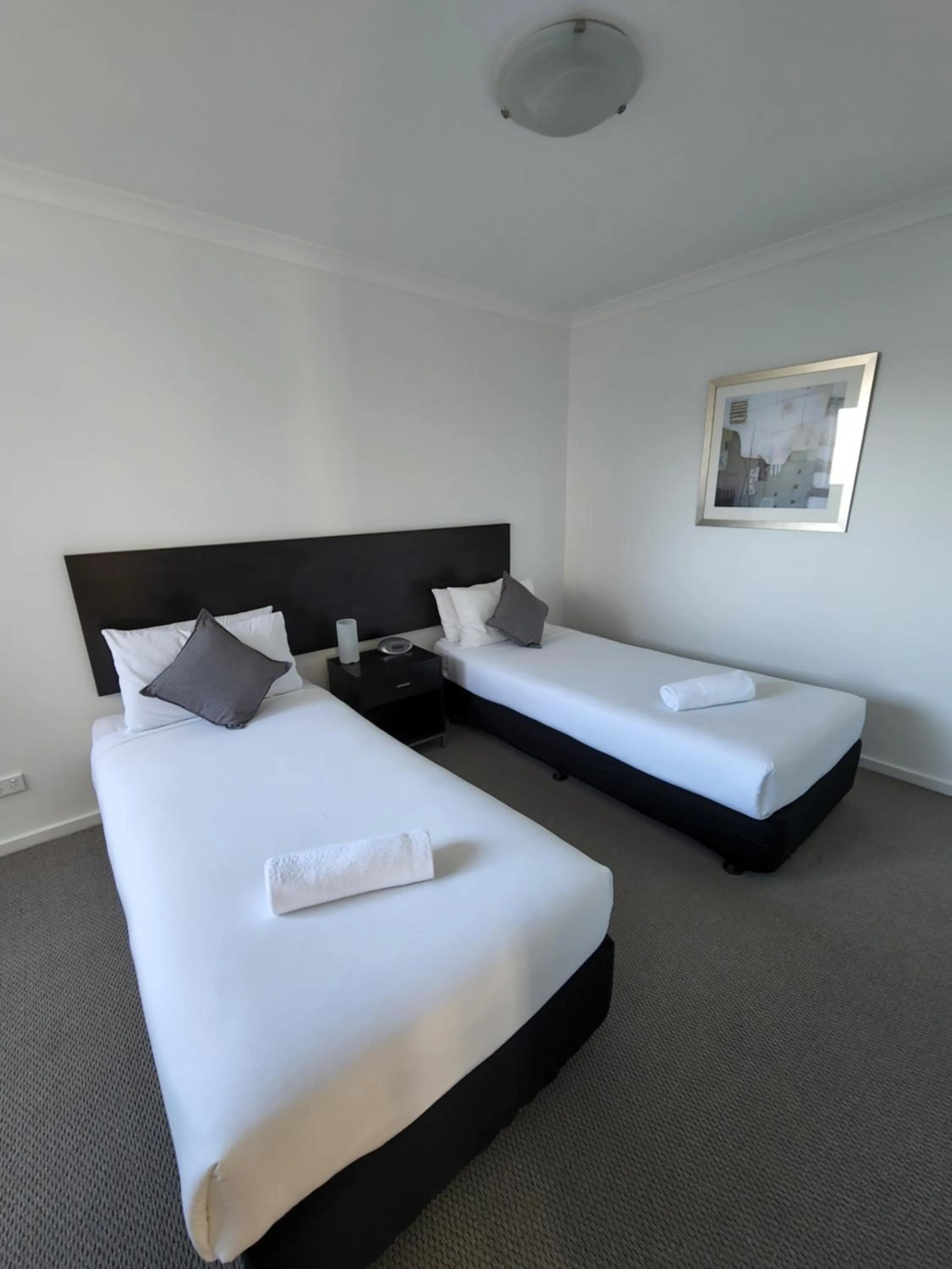 Bed in Oceanic on Thompson Apartments