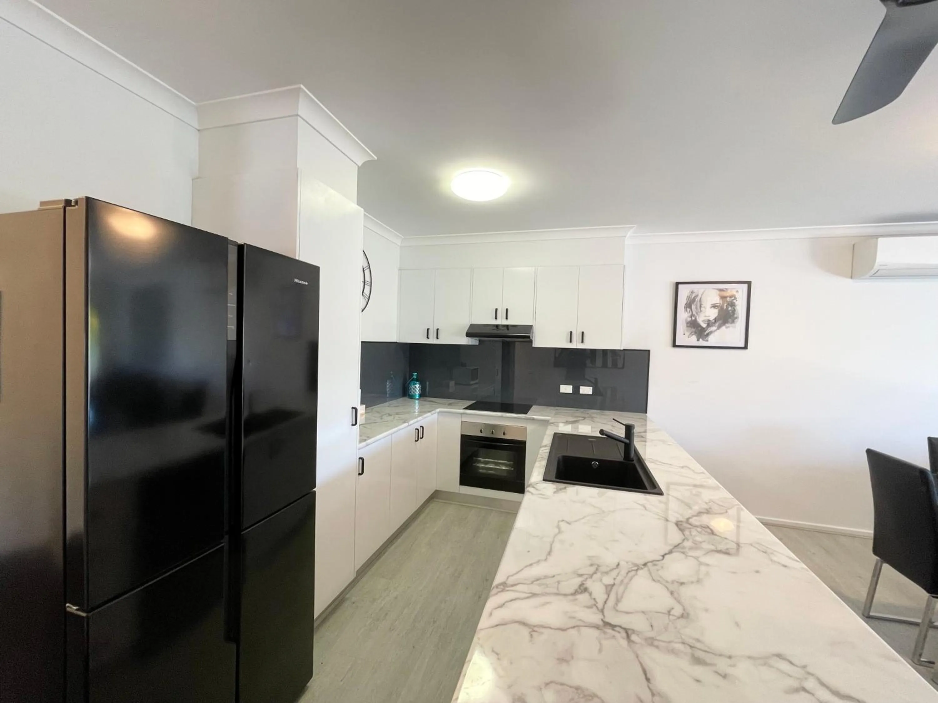 Oceanic on Thompson Apartments