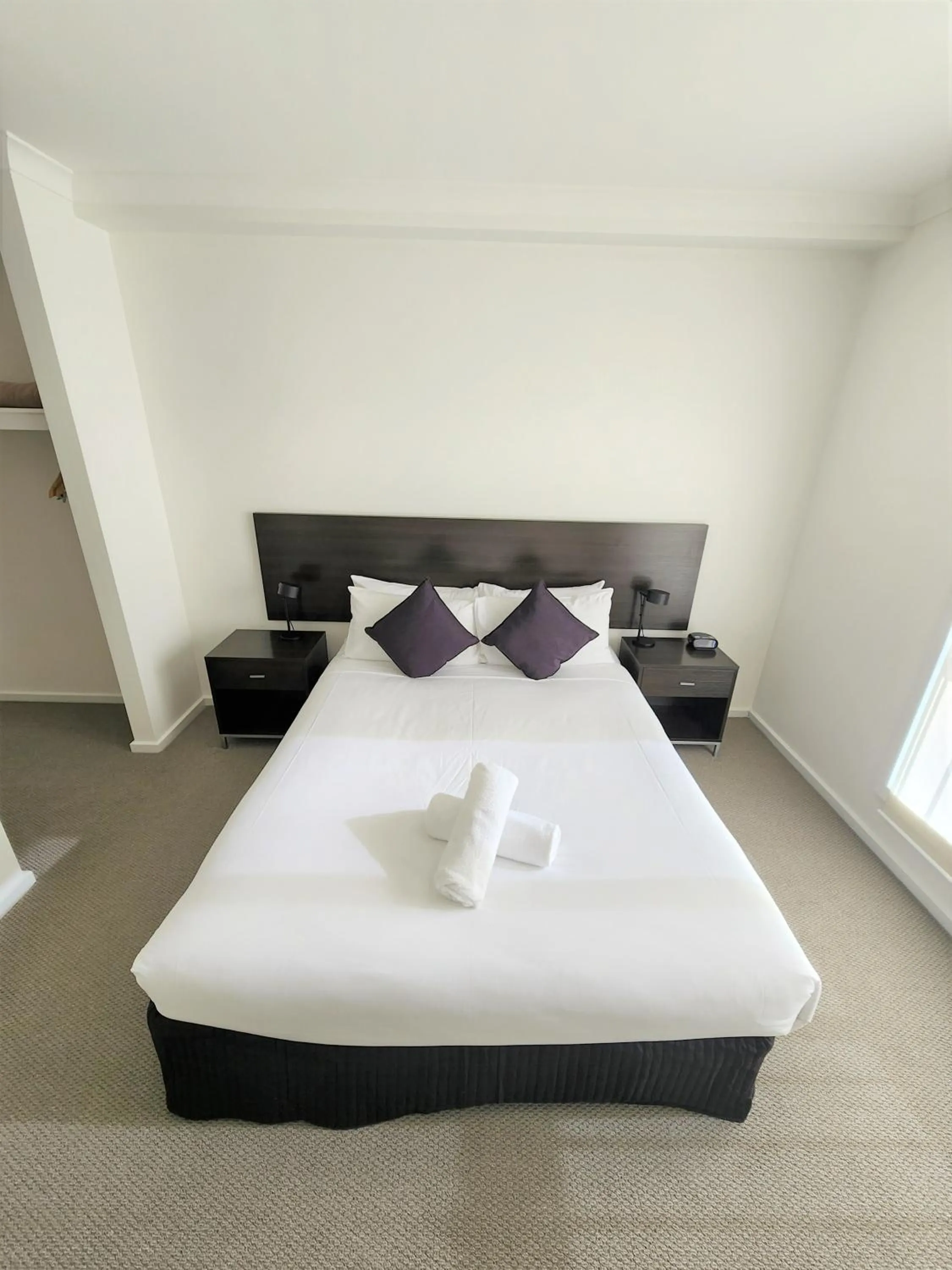 Bed in Oceanic on Thompson Apartments