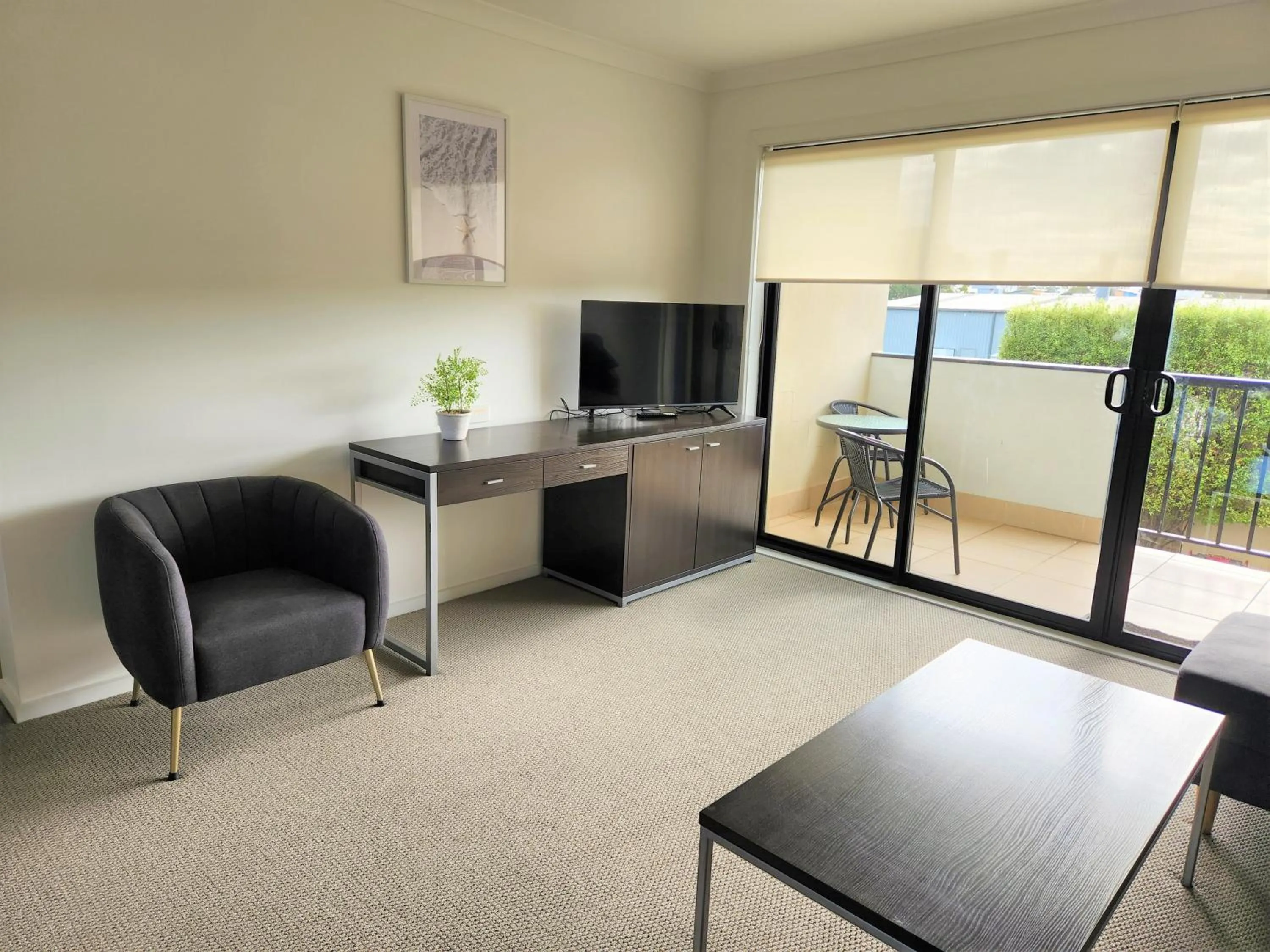 Oceanic on Thompson Apartments