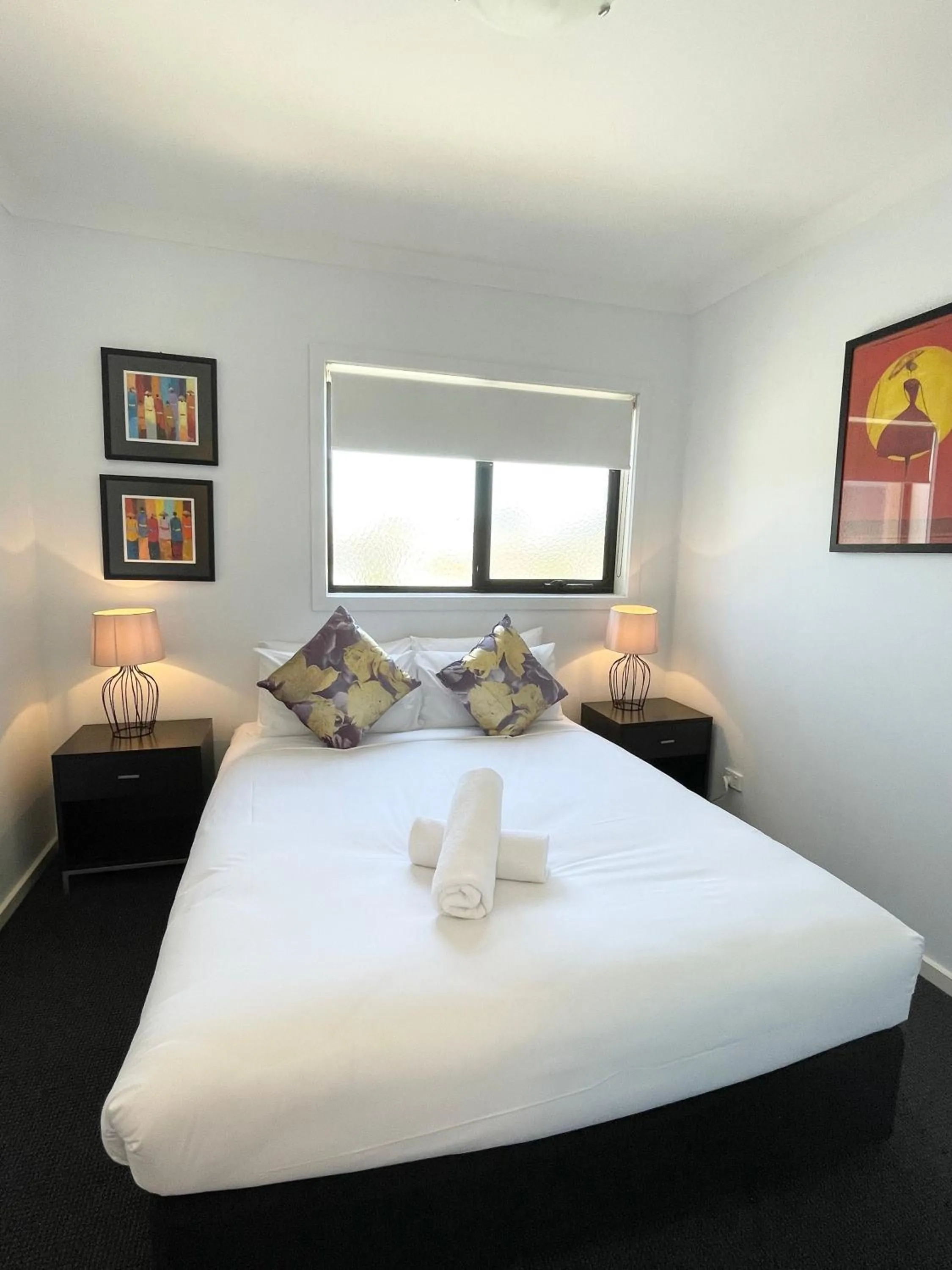 Bed in Oceanic on Thompson Apartments